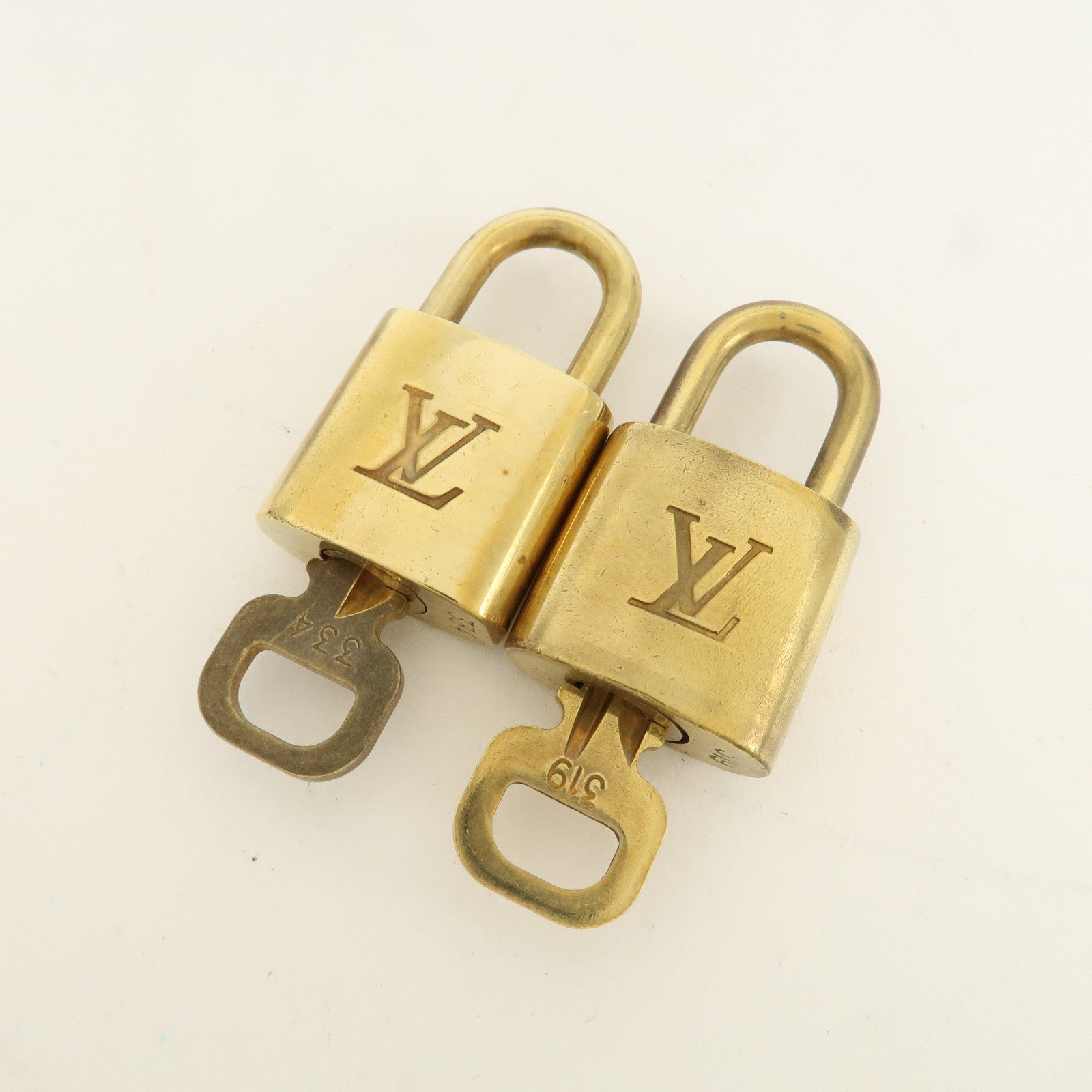 Louis Vuitton Set of 10 Lock & Key Cadena Key Lock Metal Gold Used