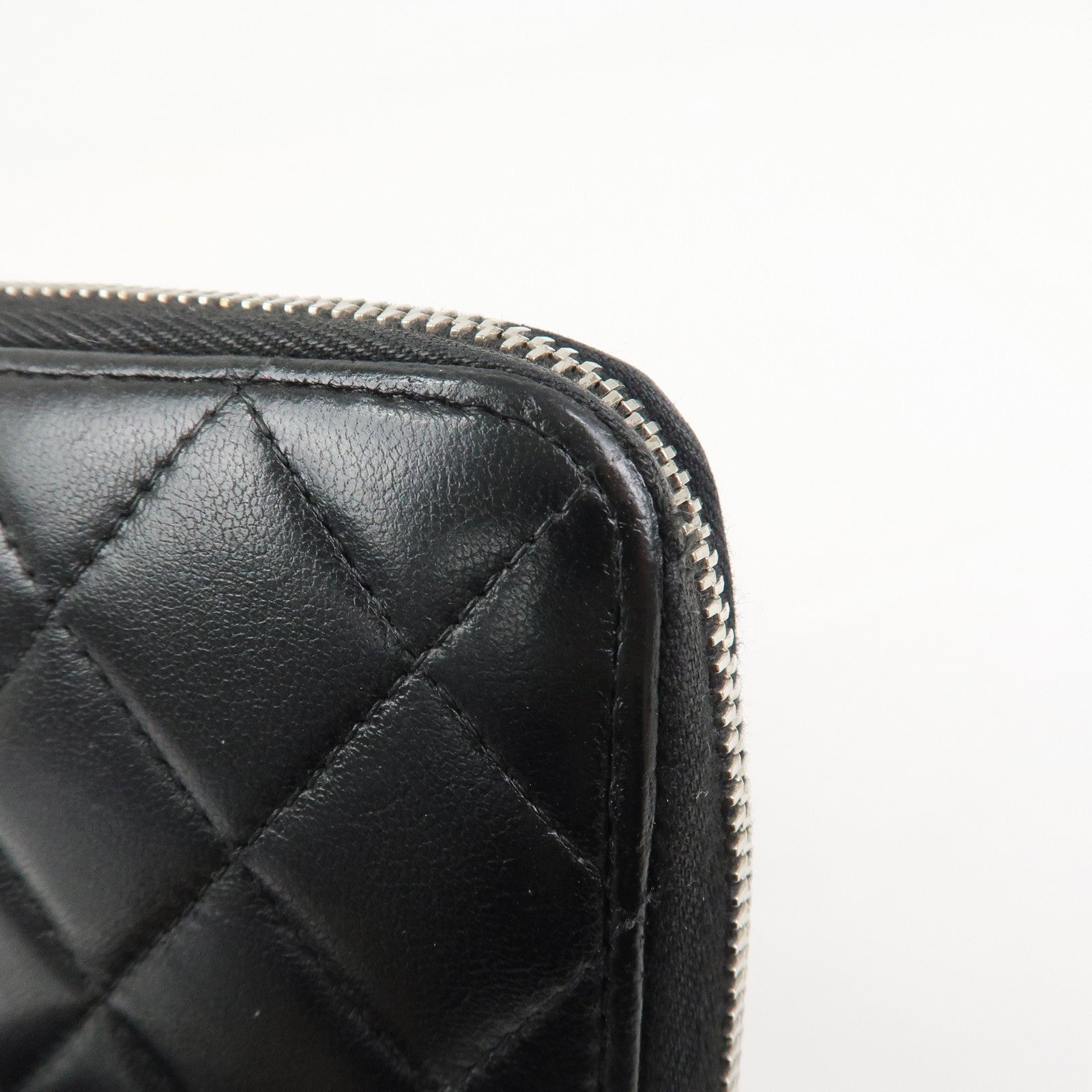CHANEL Matelasse Lamb skin Leather Round Zippy Wallet Black Silver