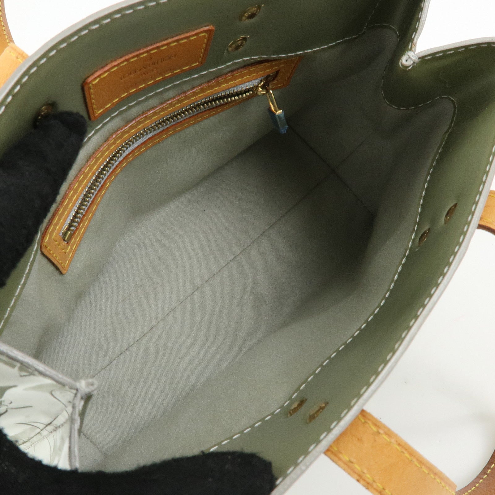 Louis Vuitton Monogram Vernis Reade PM Hand Bag Gris Gray M91145