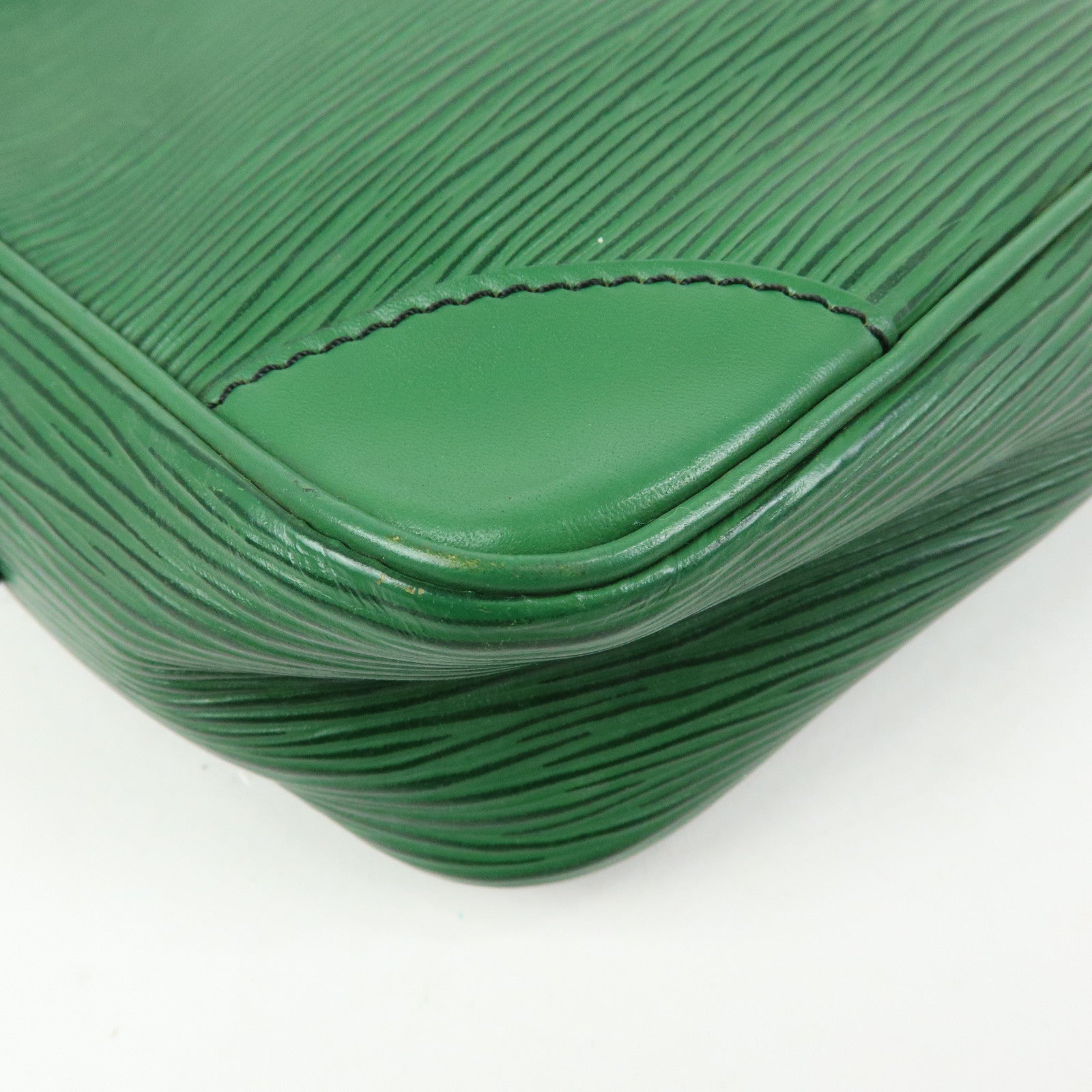 Louis Vuitton Epi Trocadero 24 Shoulder Bag Borneo Green M52304