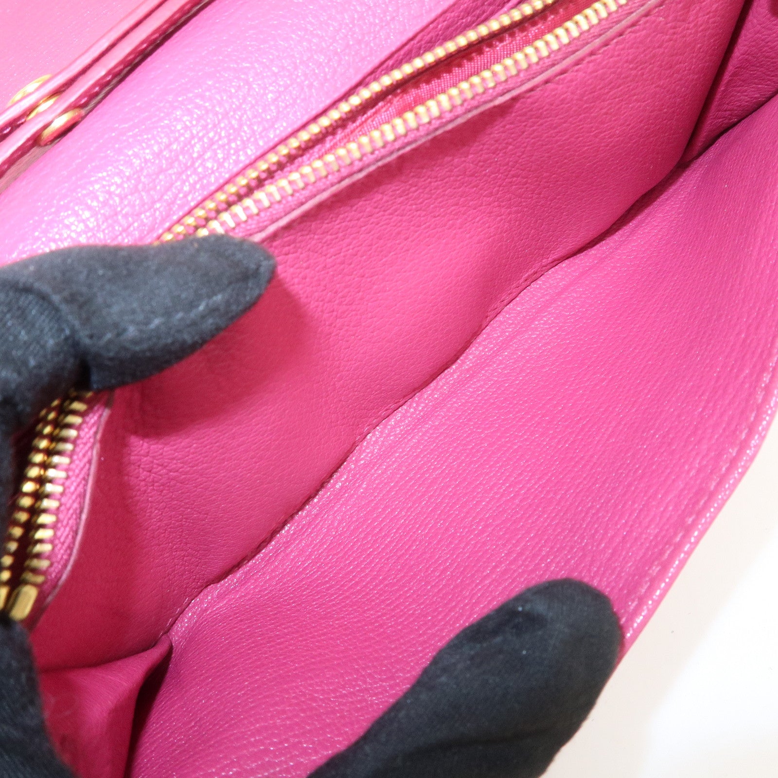MIU MIU Logo Leather WOC Chain Shoulder Long Wallet Pink 5M1290