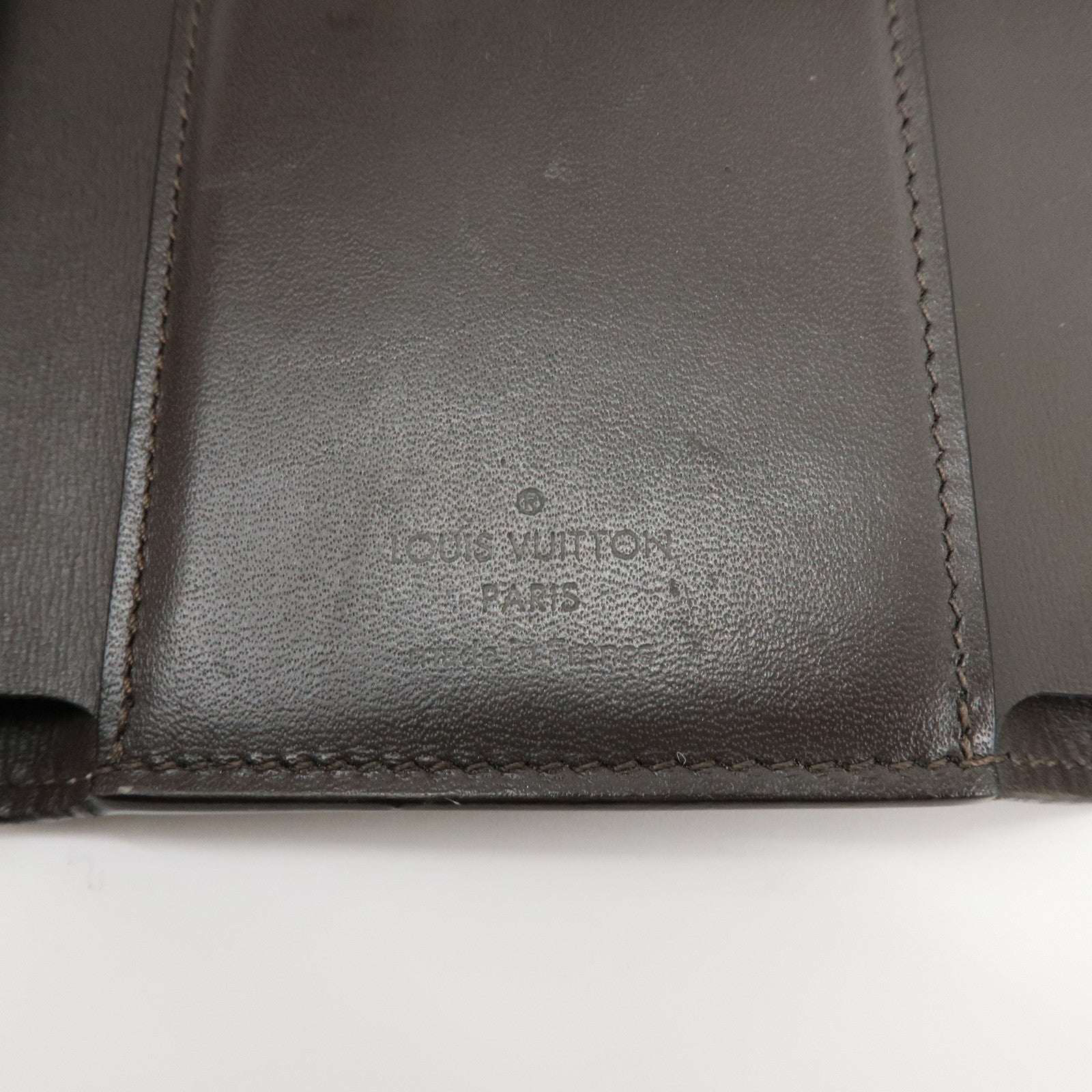 Louis Vuitton Portefeuille Capucines Leather Compact Wallet M62159