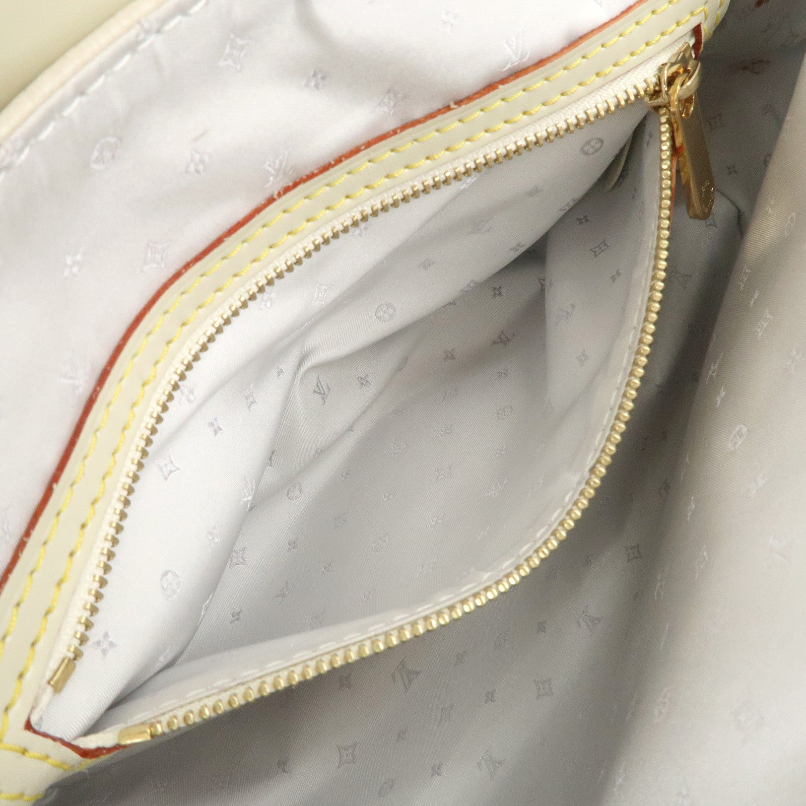 Louis Vuitton Suhali Leather Confidence Shoulder Bag Blanc M91782 Used