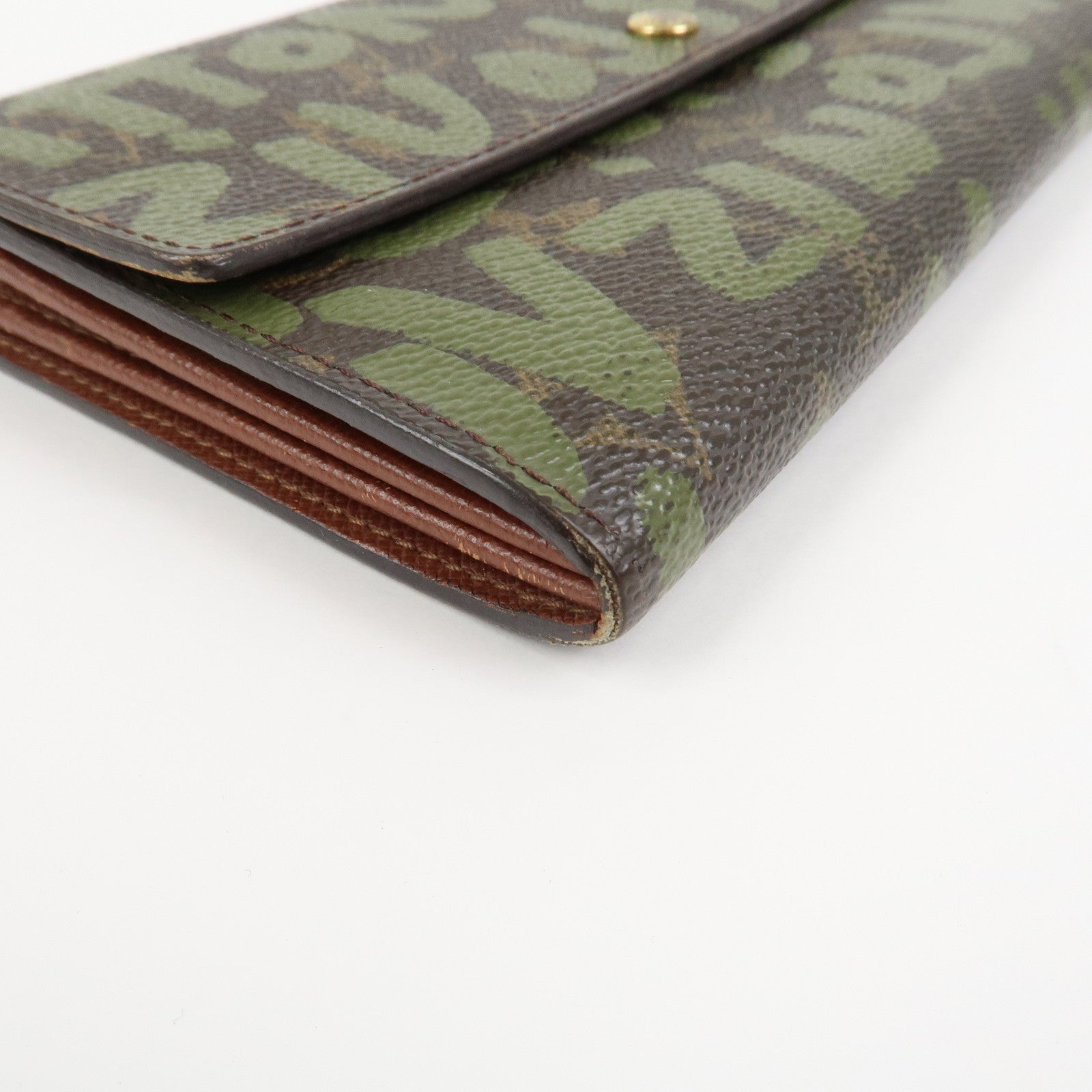 Louis Vuitton Monogram Graffiti Portefeuille Sarah Wallet M92188