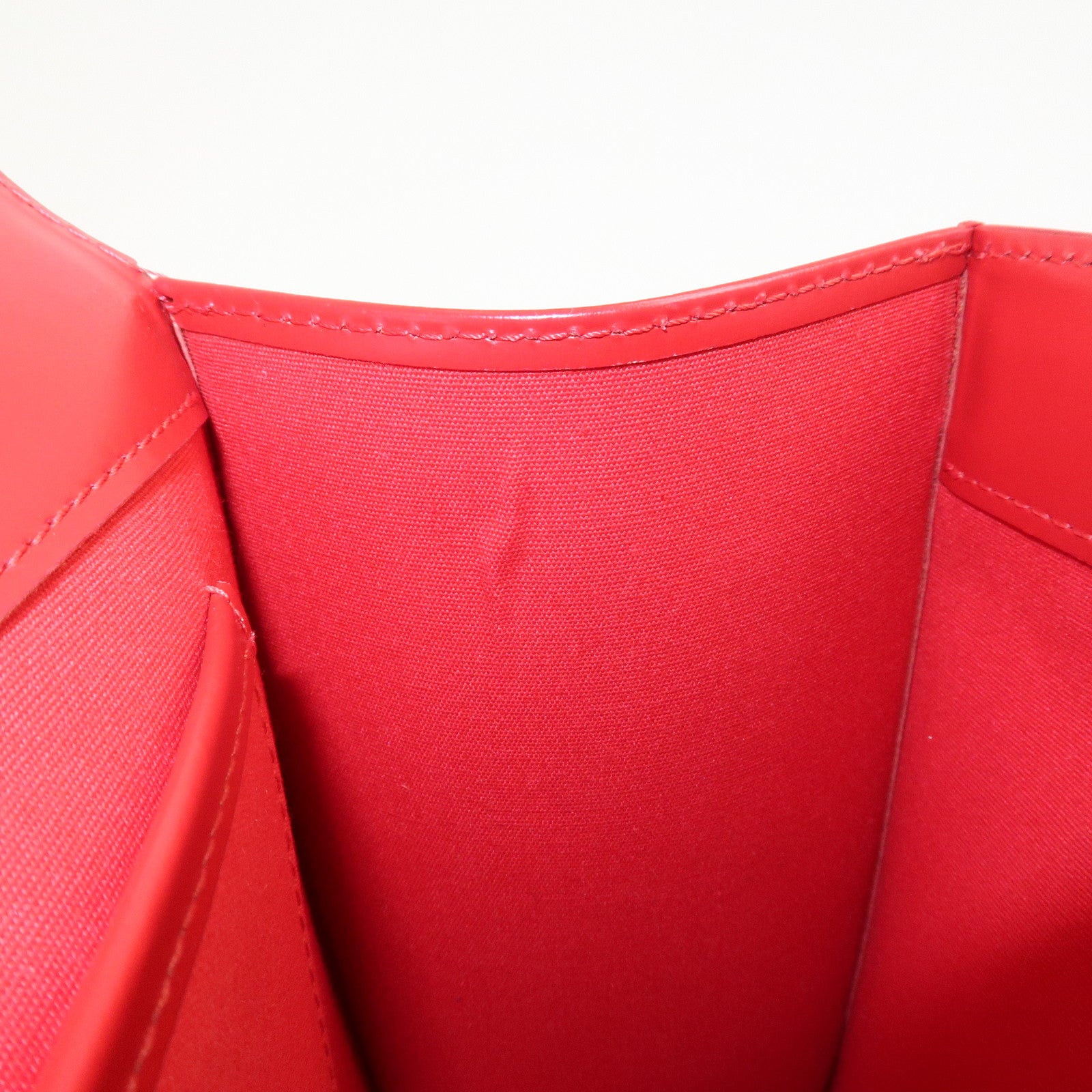 Louis Vuitton Epi Leather Dinar Shoulder Bag Rouge M5202E