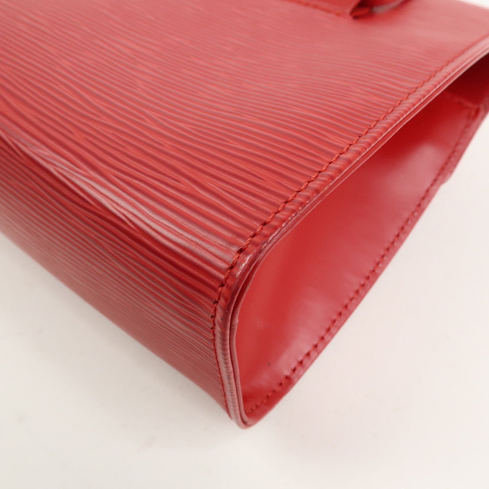 Louis Vuitton Epi Leather Dinar Shoulder Bag Rouge M5202E