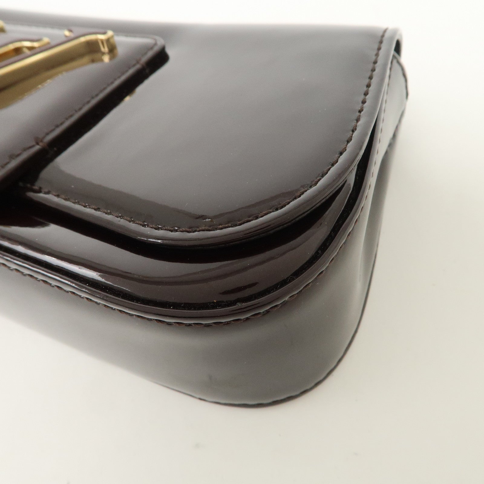 Louis Vuitton Vernis Pochette Sobe Clutch Bag Amarante M93490