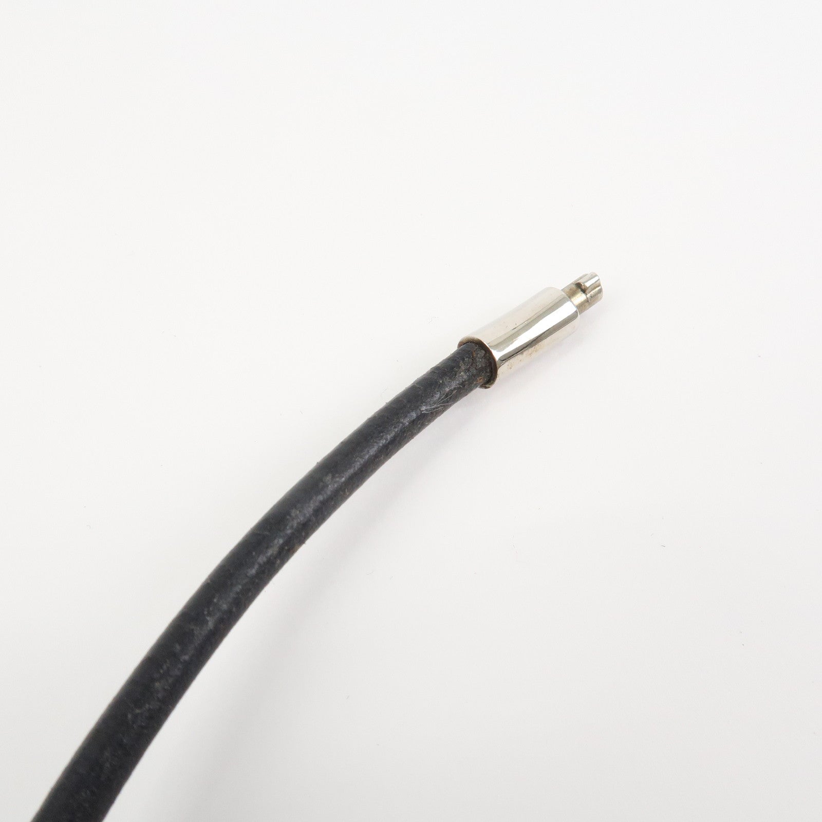 HERMES Vivaldi Heart Cadena Metal Leather Necklace Silver