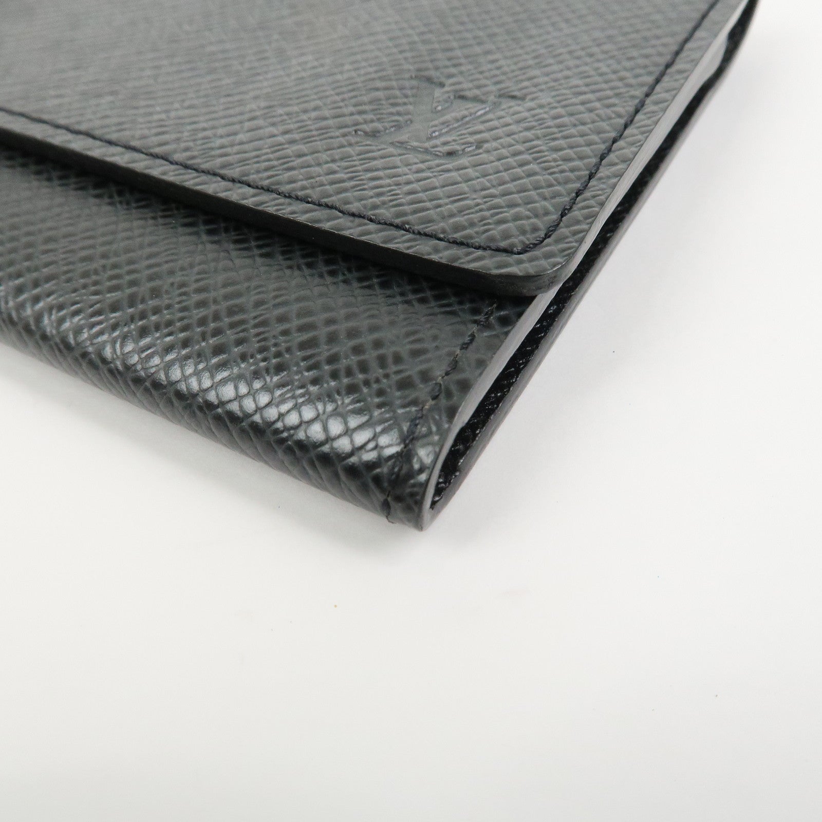 Louis Vuitton Taiga Enveloppe Cartes de Visite Card Case M30922