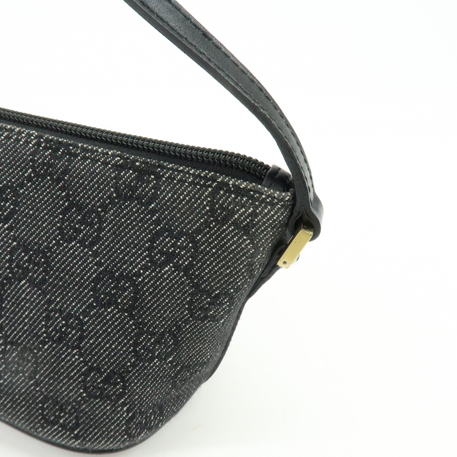 GUCCI Boat Bag GG Canvas Accessory Pouch Hand Bag Black 07198