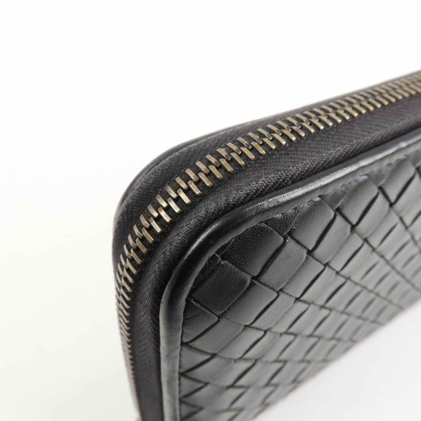 BOTTEGA VENETA Intrecciato Leather Round Zippy Wallet Black 114076 Used