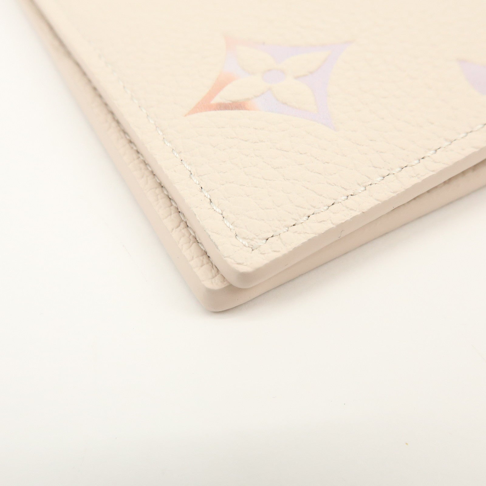 Louis Vuitton Monogram Empreinte Couverture de Passeport NM M25917