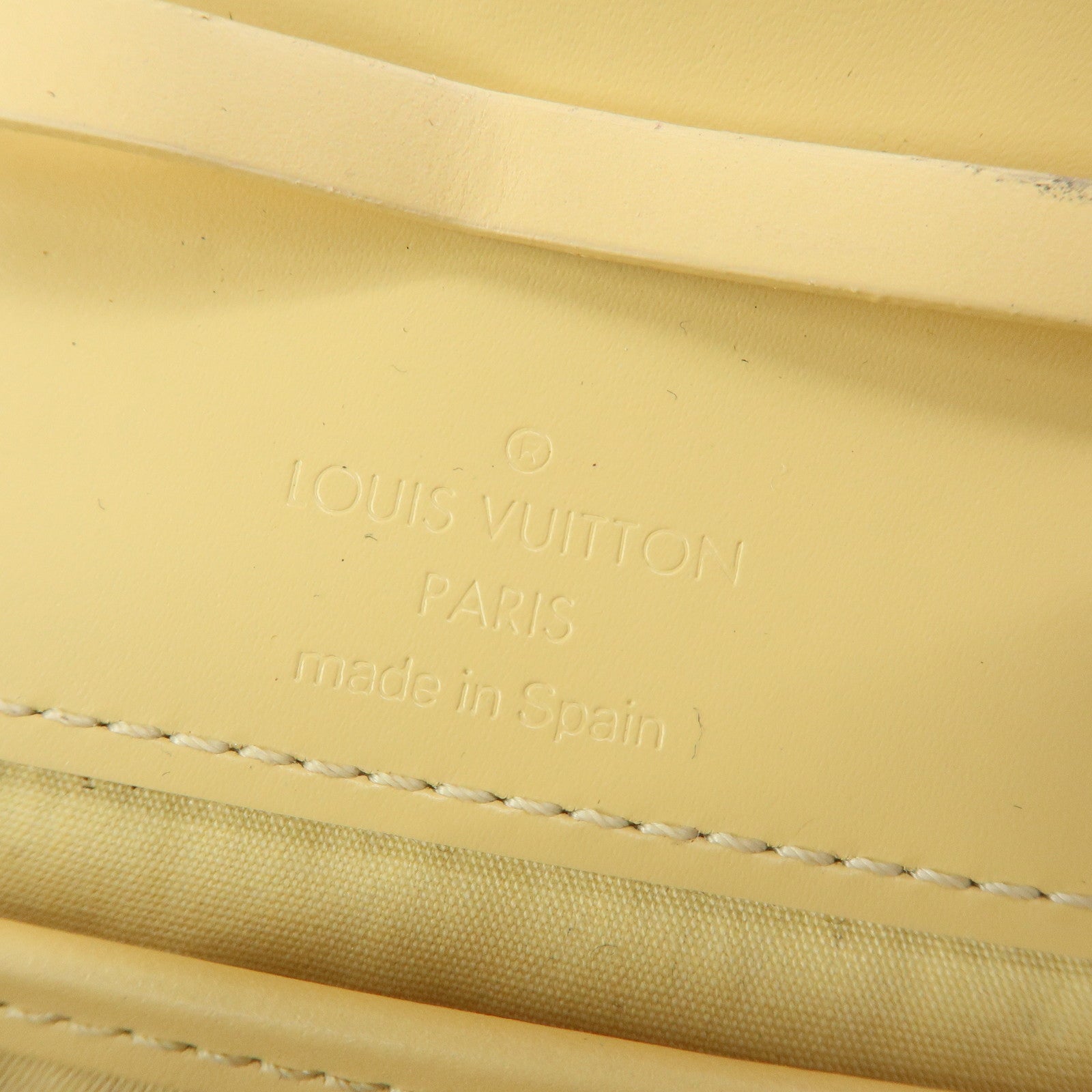 Louis Vuitton Epi Leather Honfleur Shoulder Bag Vanilla M5273A