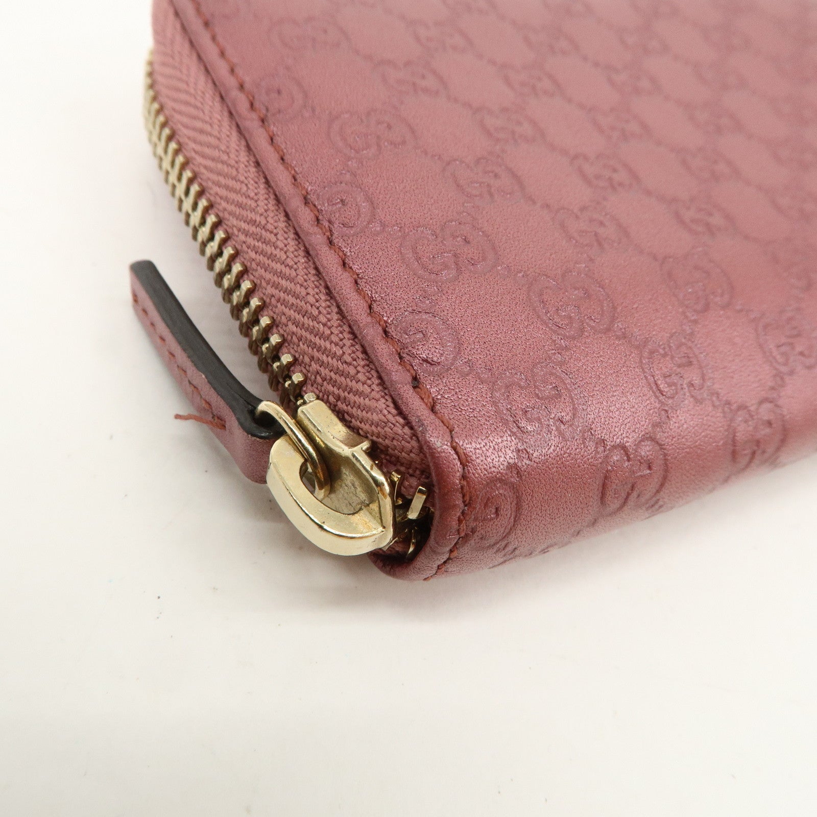 GUCCI Micro Guccissima Leather Round Zippy Coin Case 255452