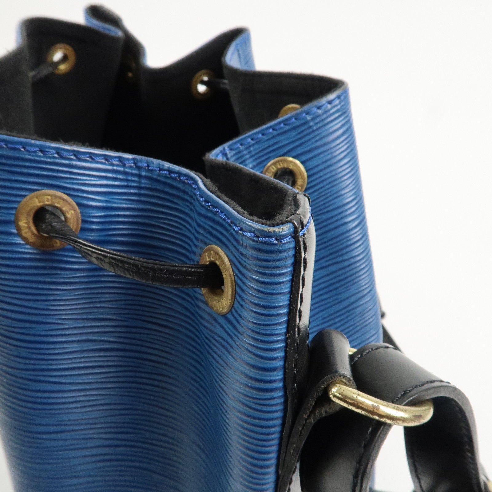 Louis Vuitton Epi Leather Petit Noe Bicolor Noir Toledo Blue Ｍ44152