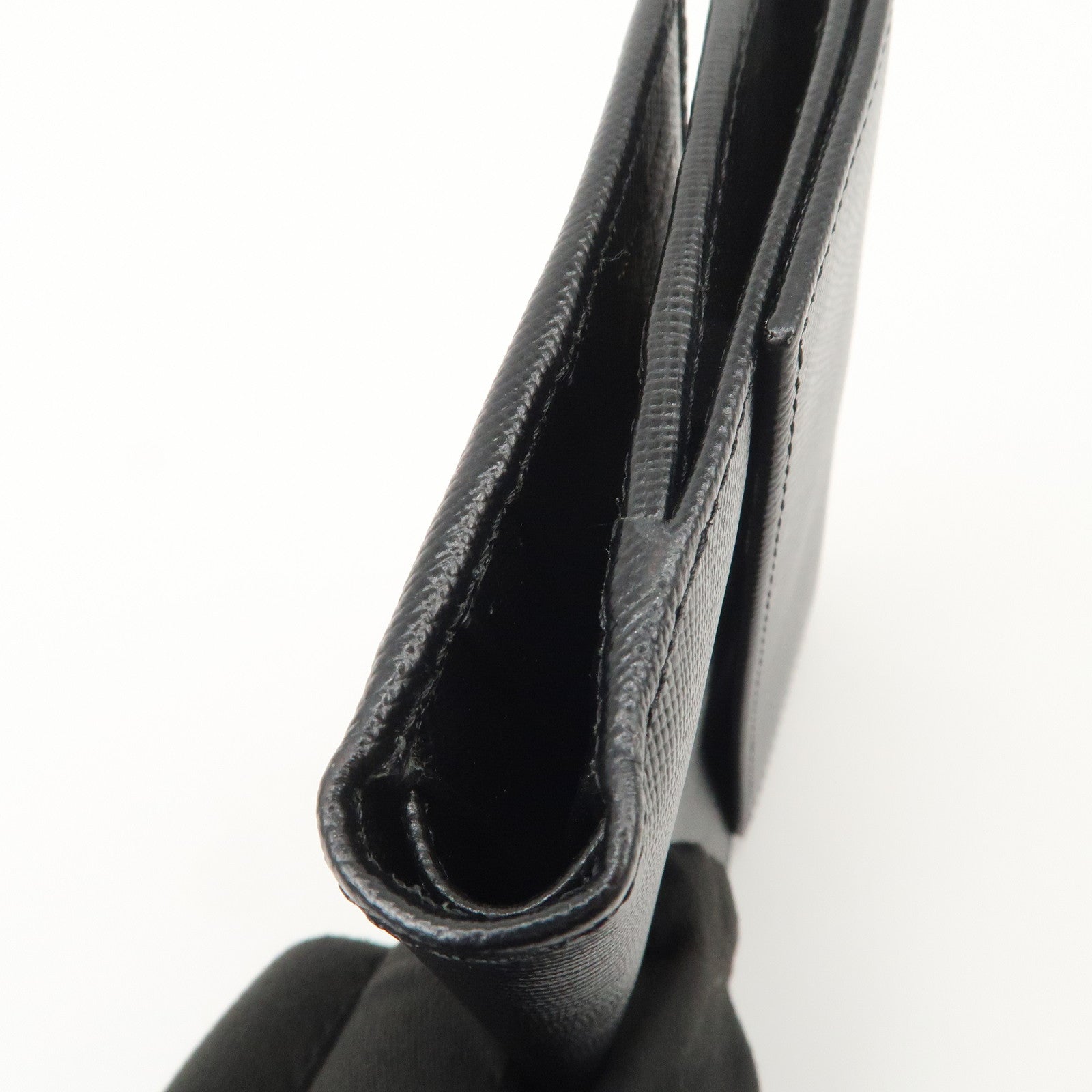 Ferragamo Gancini Leather Bi-fold Compact Wallet Black 22 0778