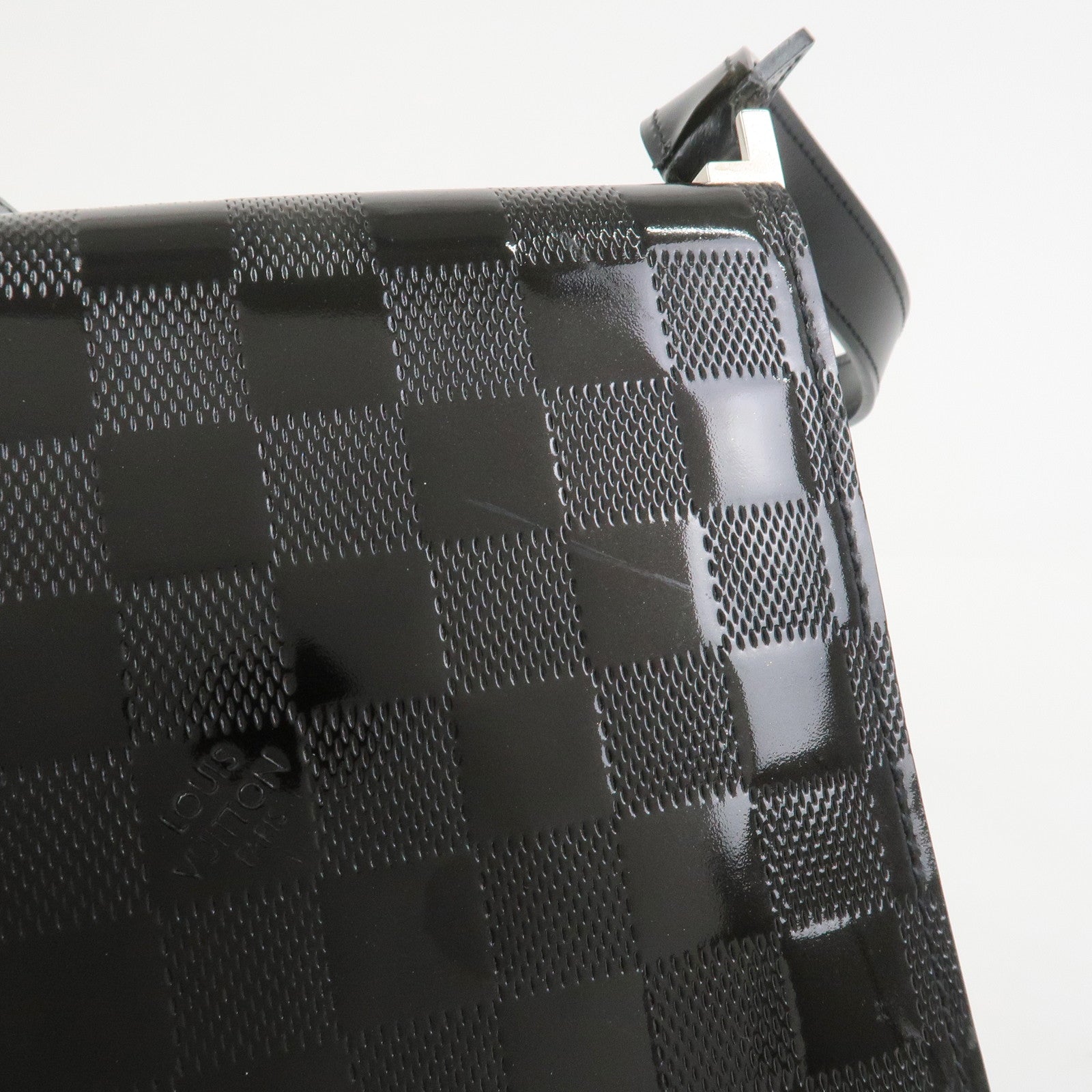 Louis Vuitton Damier Vernis Club Shoulder Bag Noir M92127