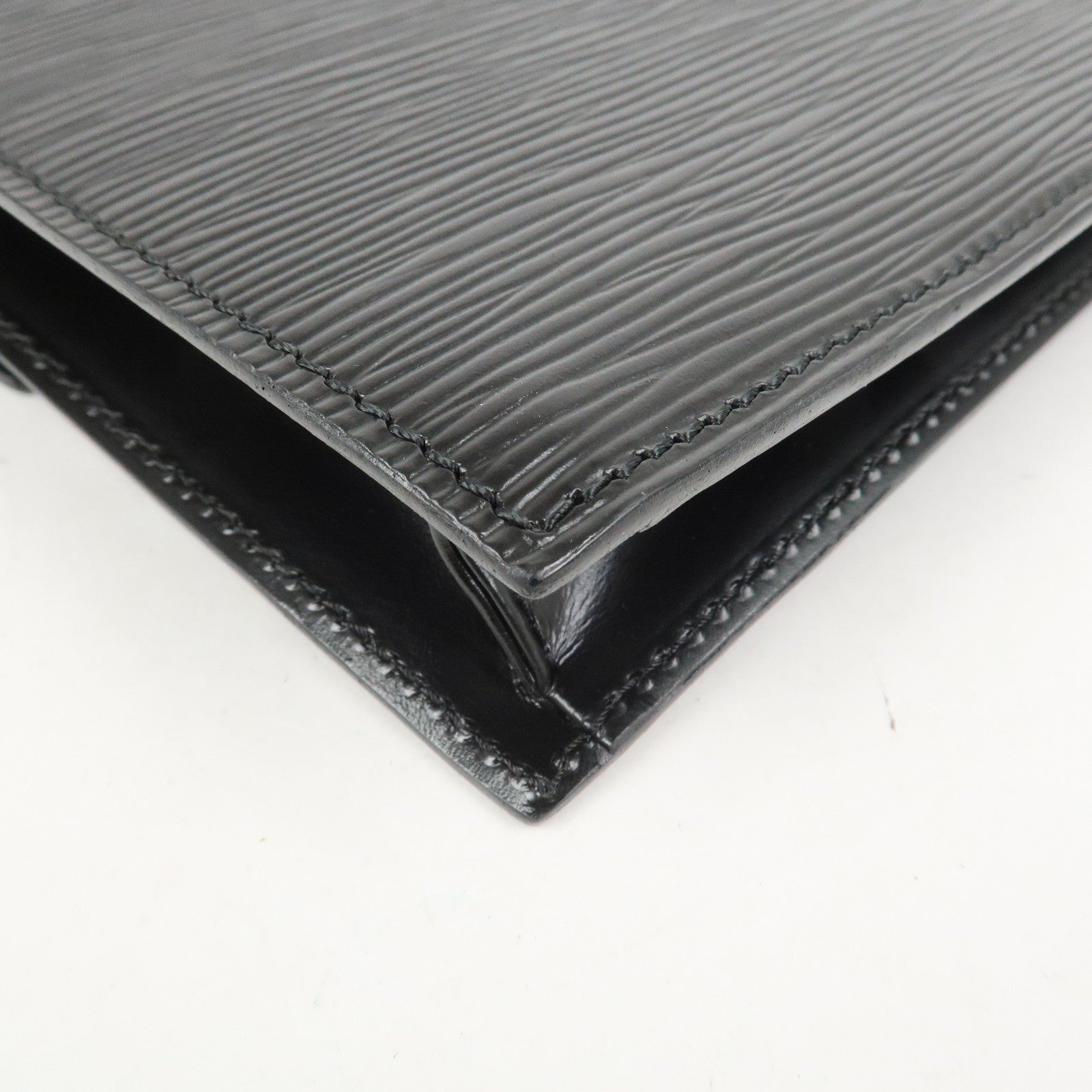 Louis Vuitton Epi leather Hublot Clutch Bag Noir M52557