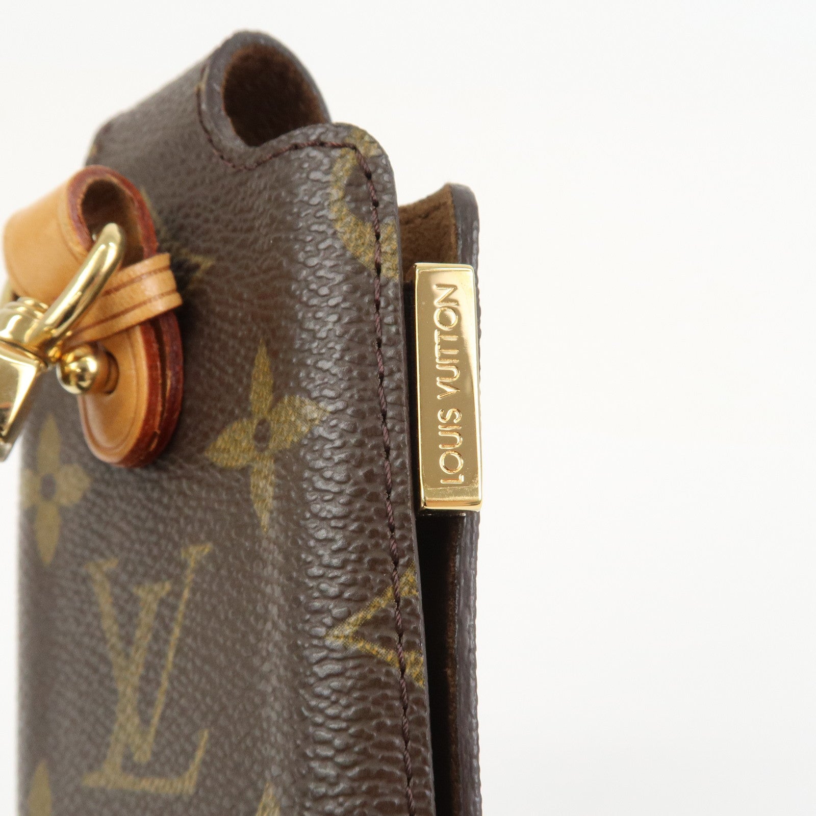 Louis Vuitton Monogram Etui Telephone International PM M63064