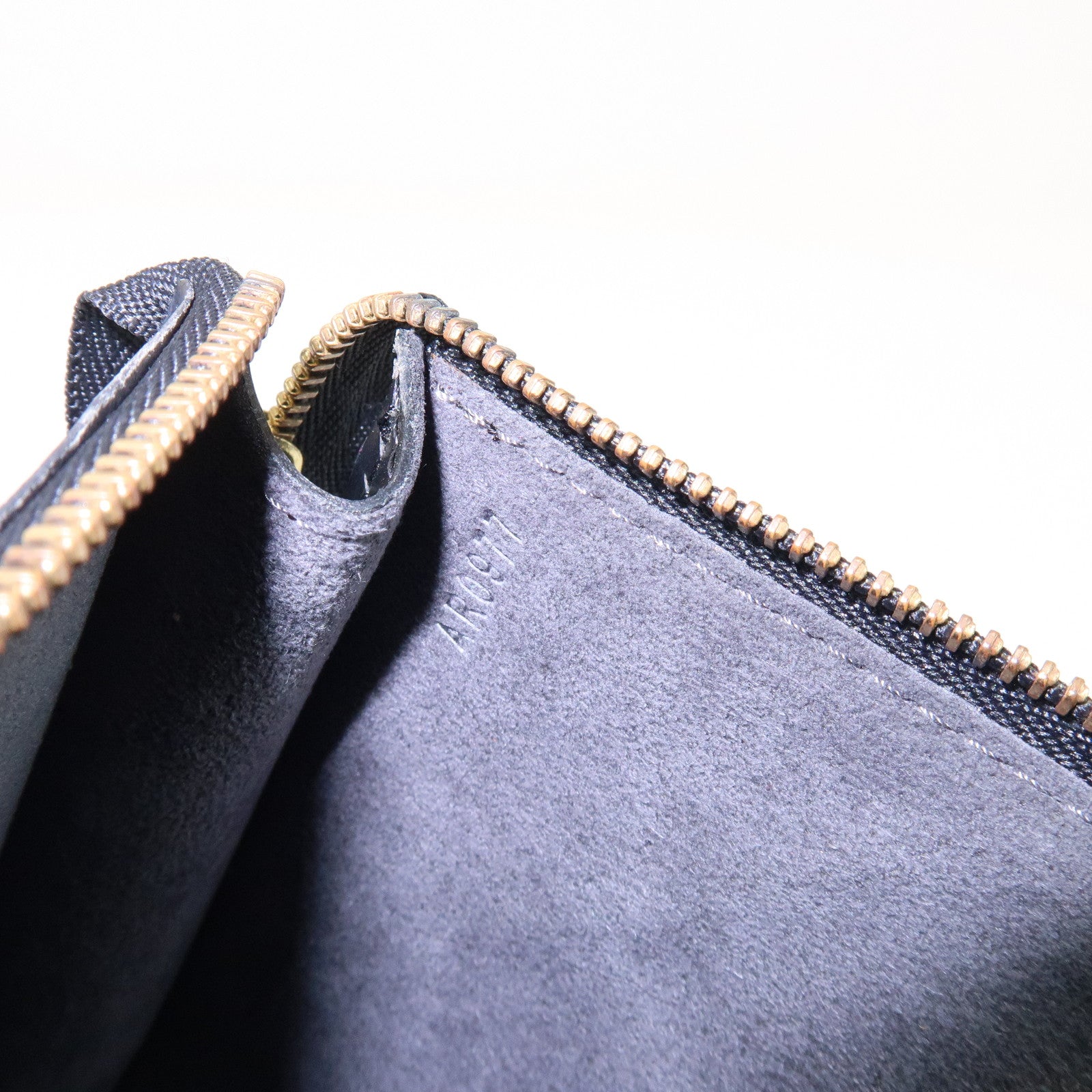 Louis Vuitton Epi Pochette Accessoires Clutch Bag Noir M52942