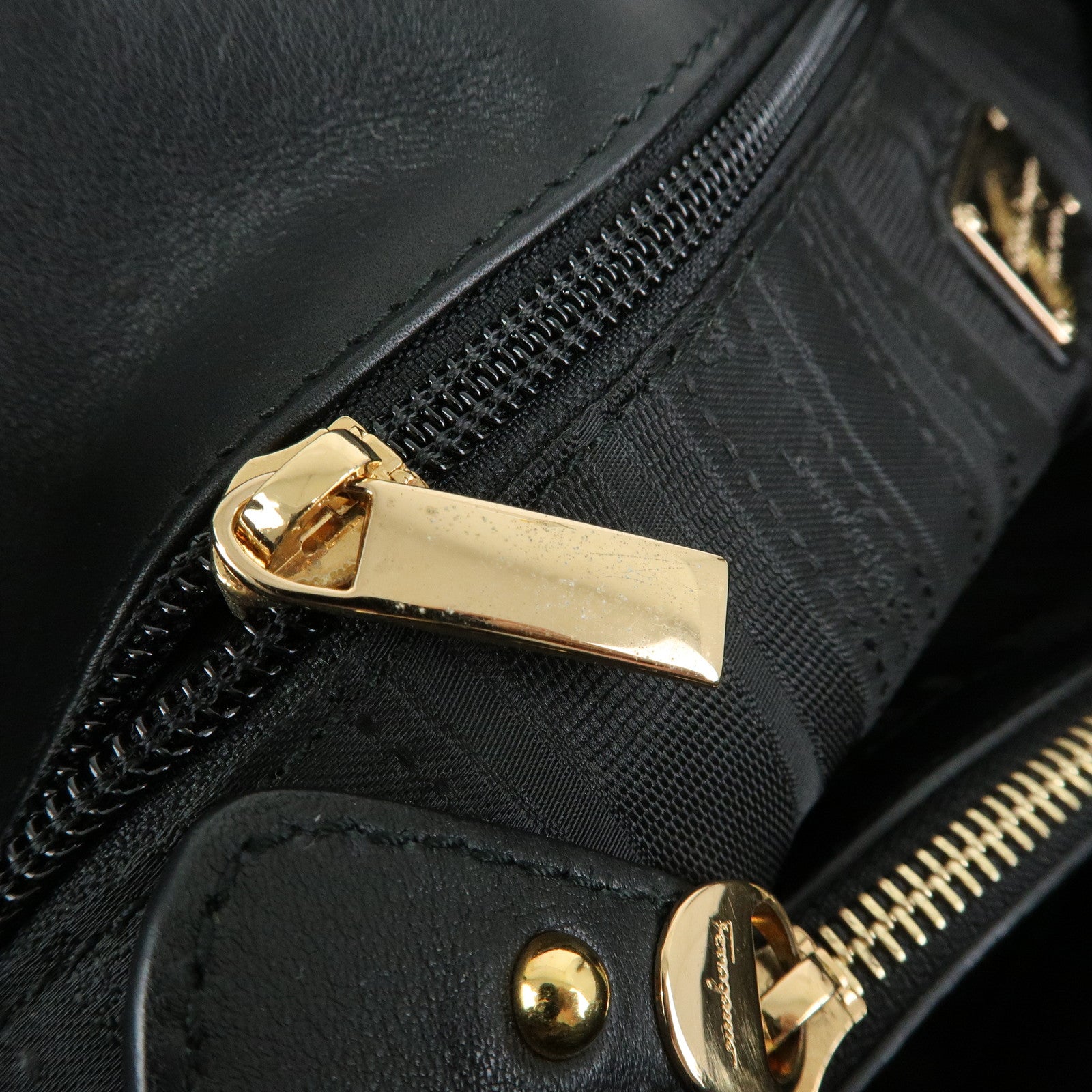 Ferragamo Gancini Leather Tote Bag Hand Bag Black