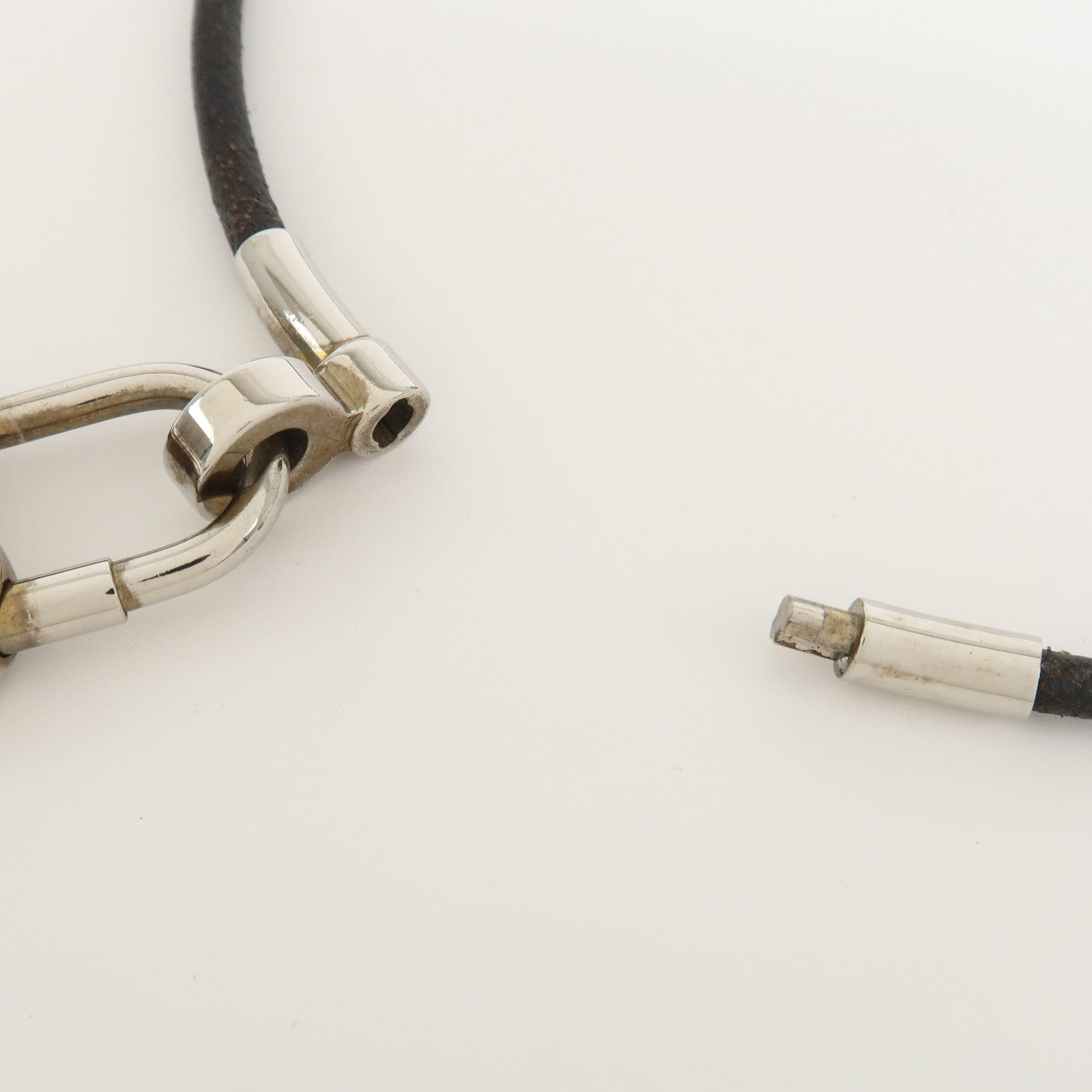 HERMES Vivaldi Heart Cadena Metal Leather Necklace Silver