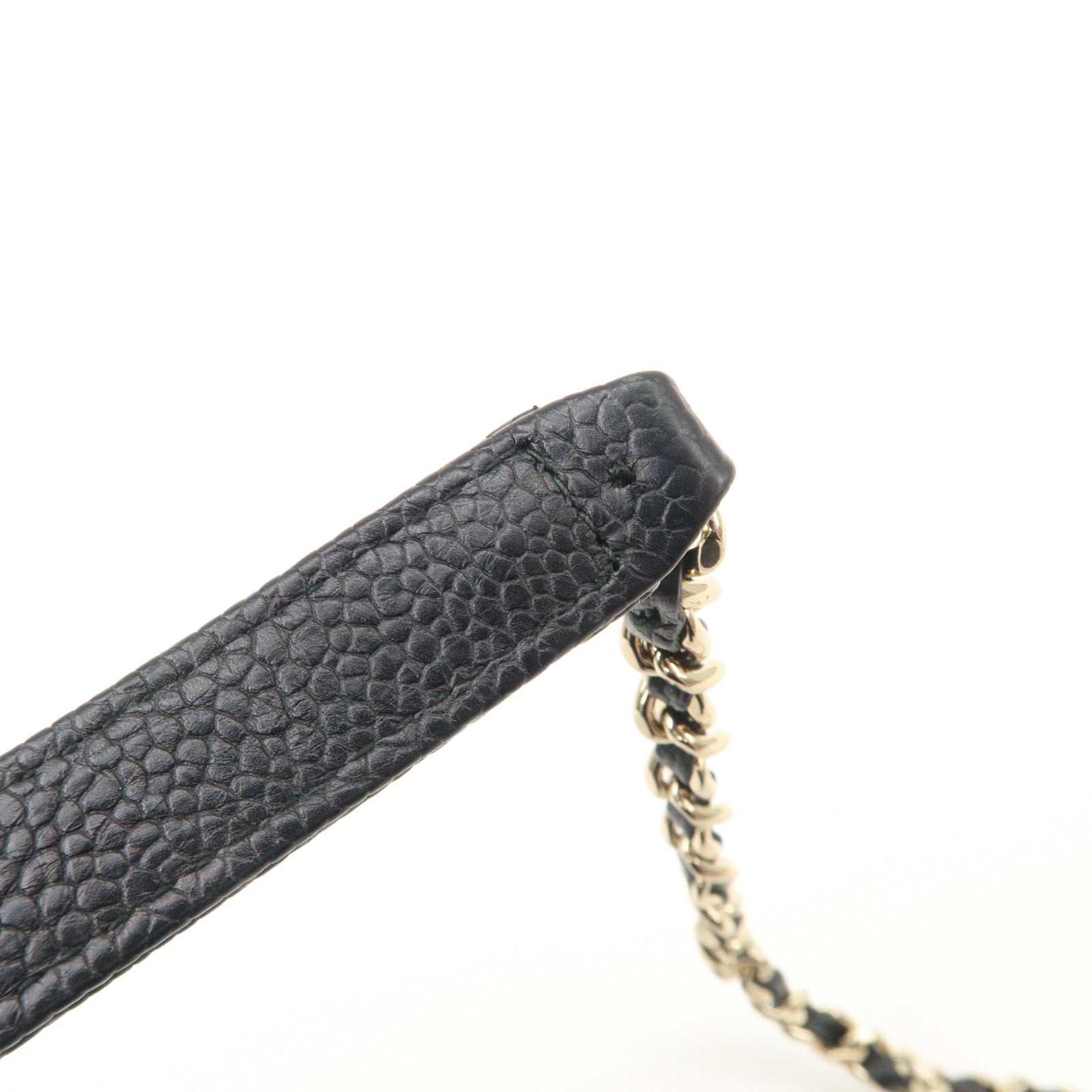 CHANEL Matelasse Caviarskin Chain Wallet COW Shoulder Bag Black Used