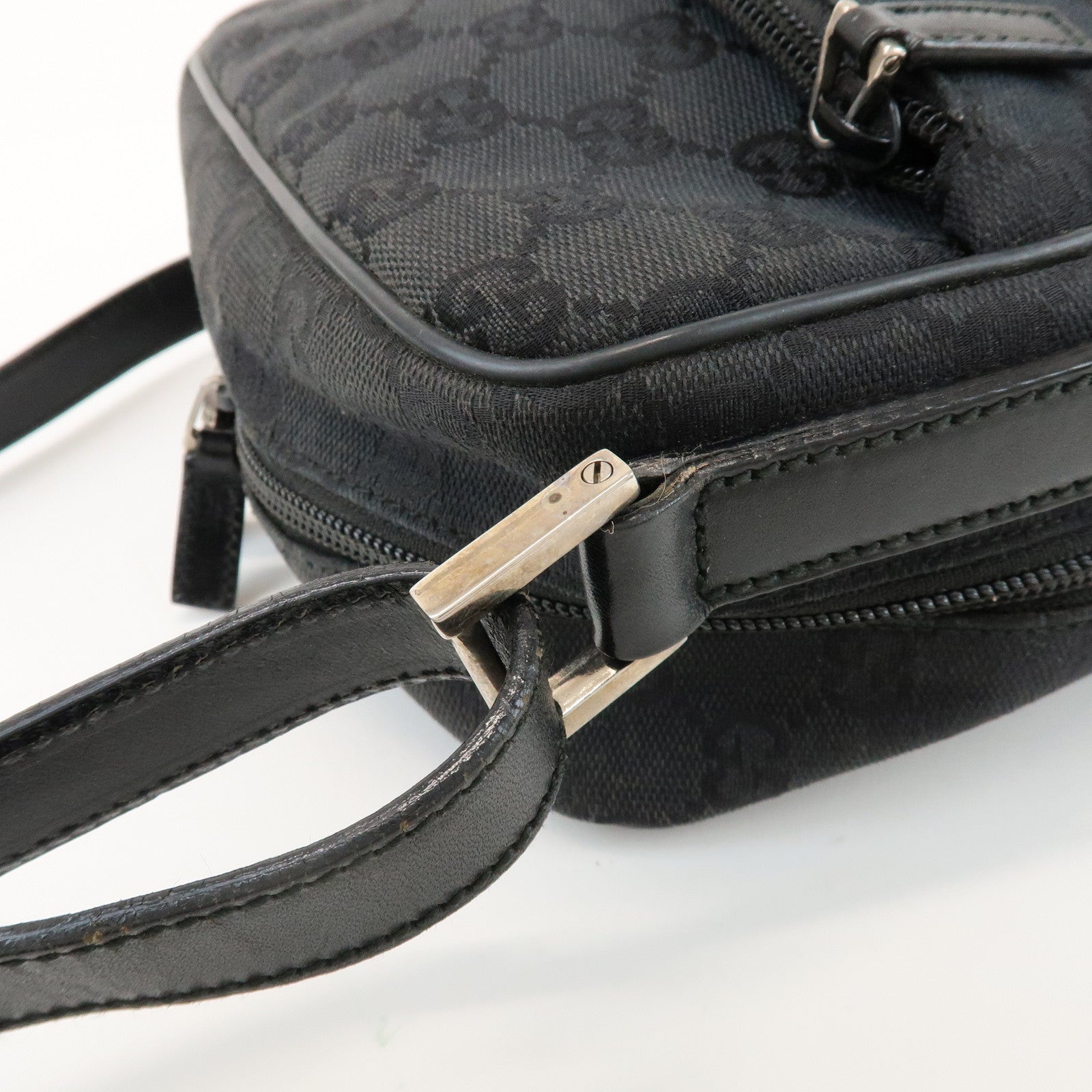 GUCCI GG Canvas Leather Shoulder Bag Black 018.1612.200047