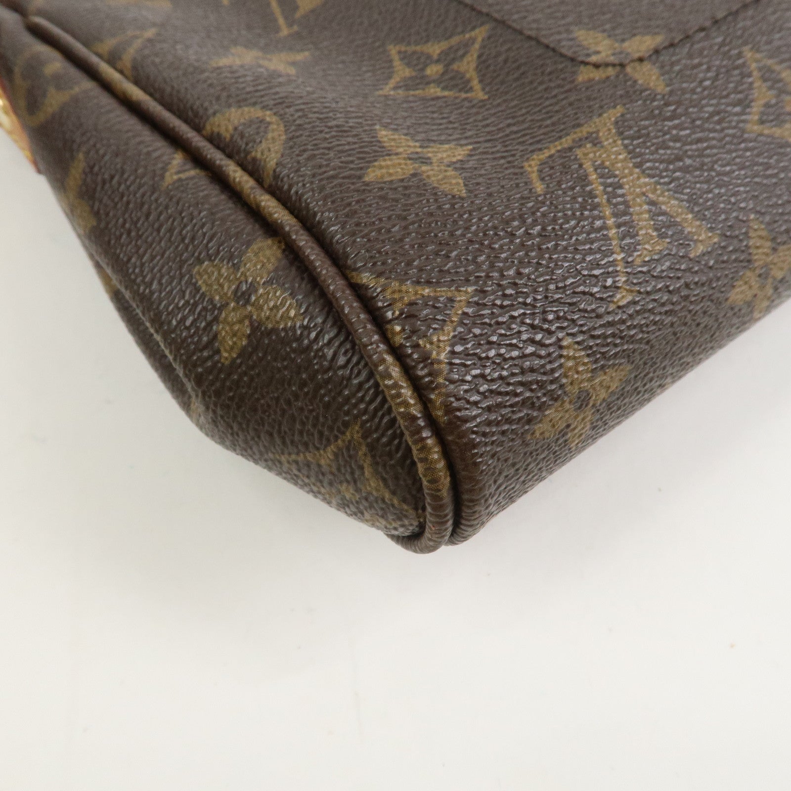 Louis Vuitton Monogram Favorite MM Shoulder Bag Brown M40718
