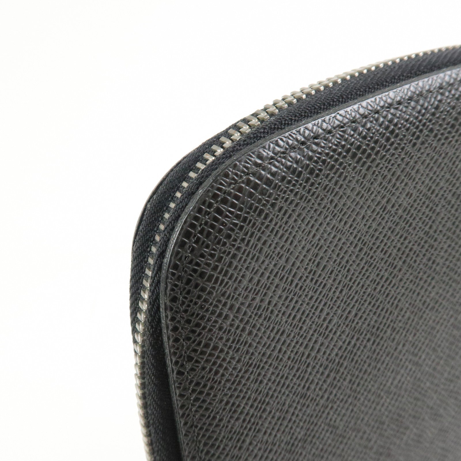 Louis Vuitton Taiga Organizer Atoll Long Wallet Ardoise M30652