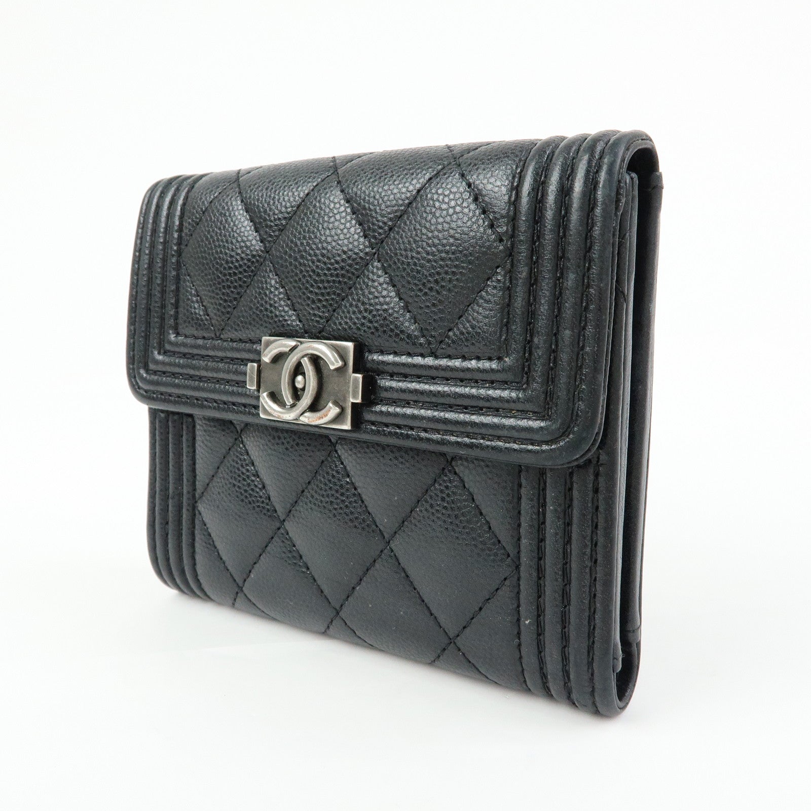 CHANEL BOY CHANEL Matelasse Caviarskin Compact Wallet Black A80734