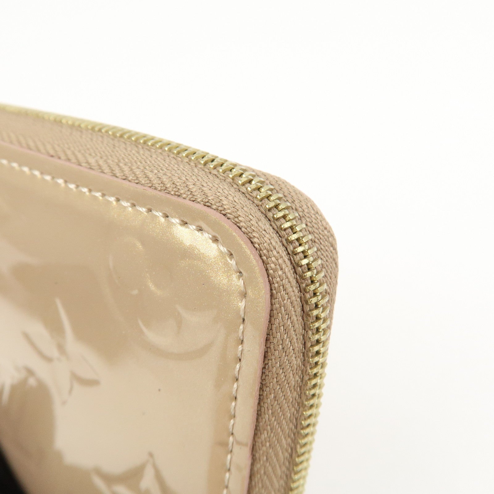 Louis Vuitton Monogram Vernis Round Zippy Coin Purse Beige M91762