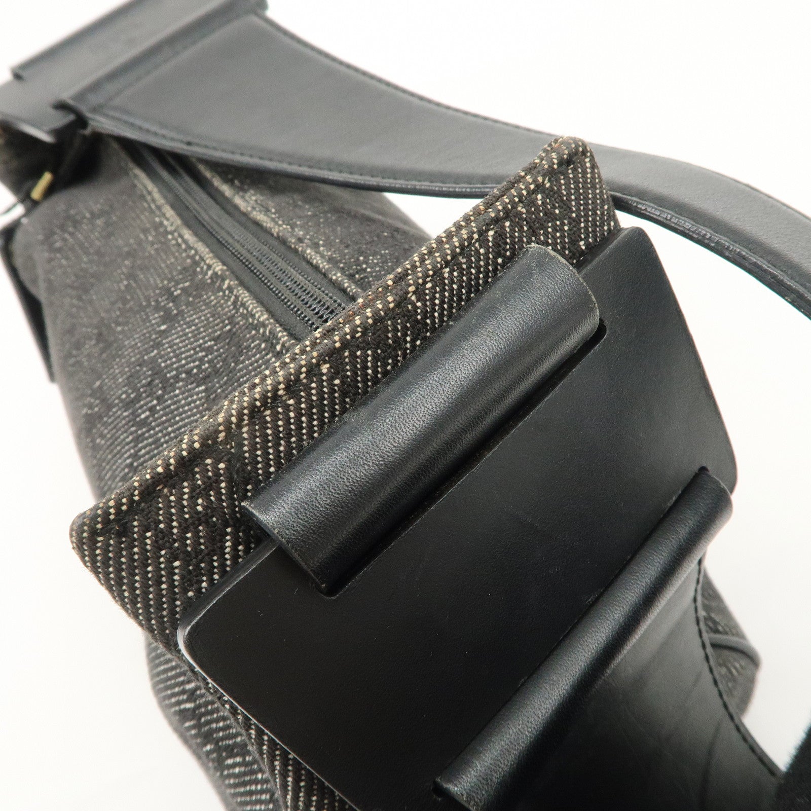 GUCCI GG Canvas Leather Shoulder Bag Hand Bag Black 92699 Used