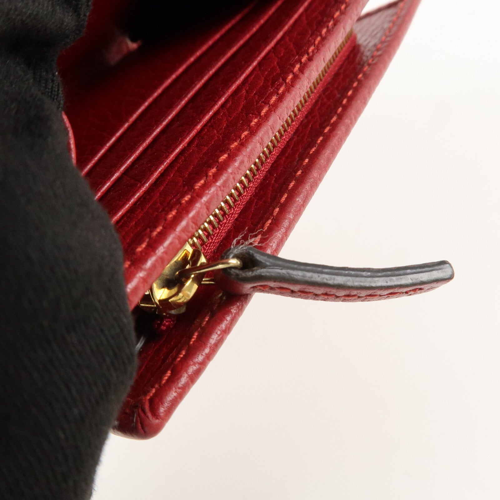 GUCCI GG Marmont Leather Mudium Compact Wallet Red 598587