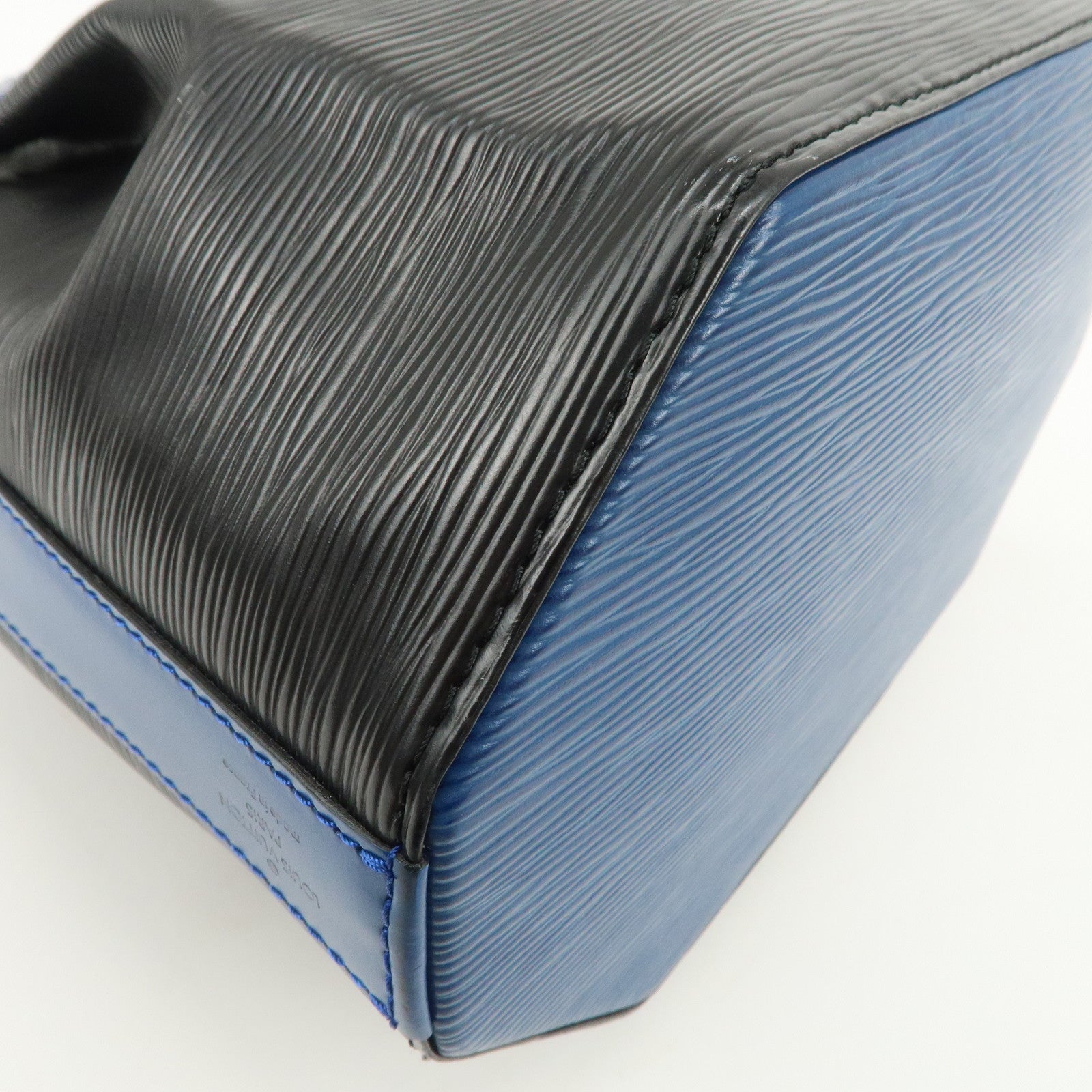 Louis Vuitton Epi Leather Sac de Paul Shoulder Bag Noir Tredo Blue