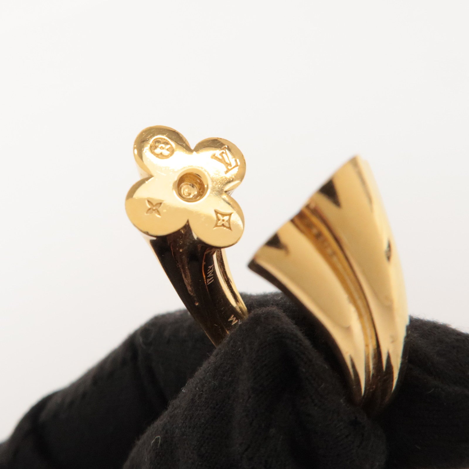 Louis Vuitton Bague First Flower Ring Metal Gold M64884