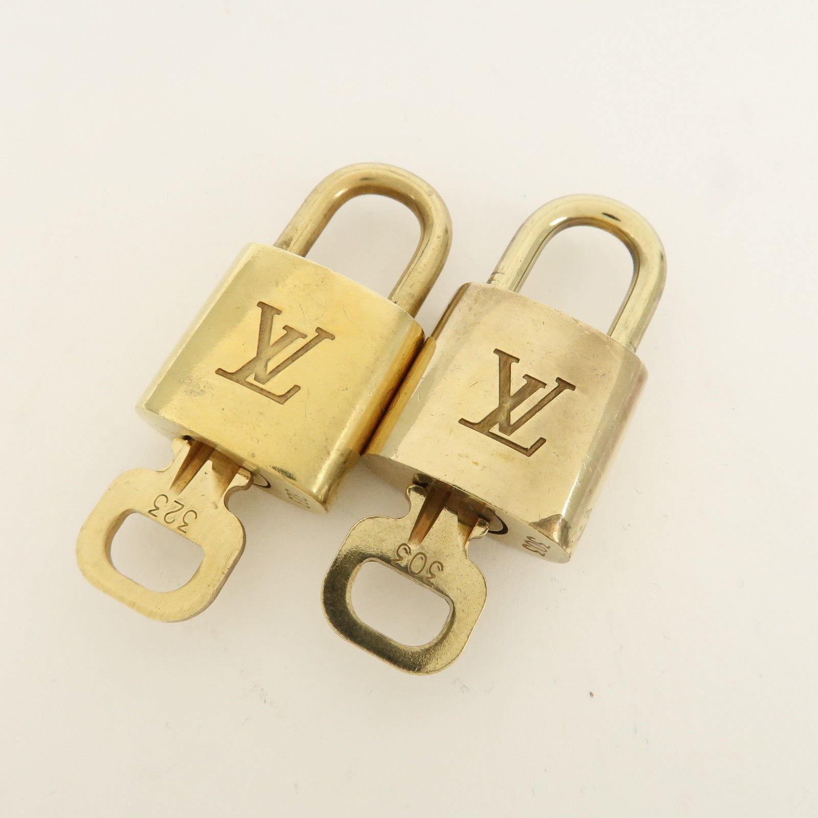 Louis Vuitton Set of 10 Lock & Key Cadena Key Lock Metal Gold Used
