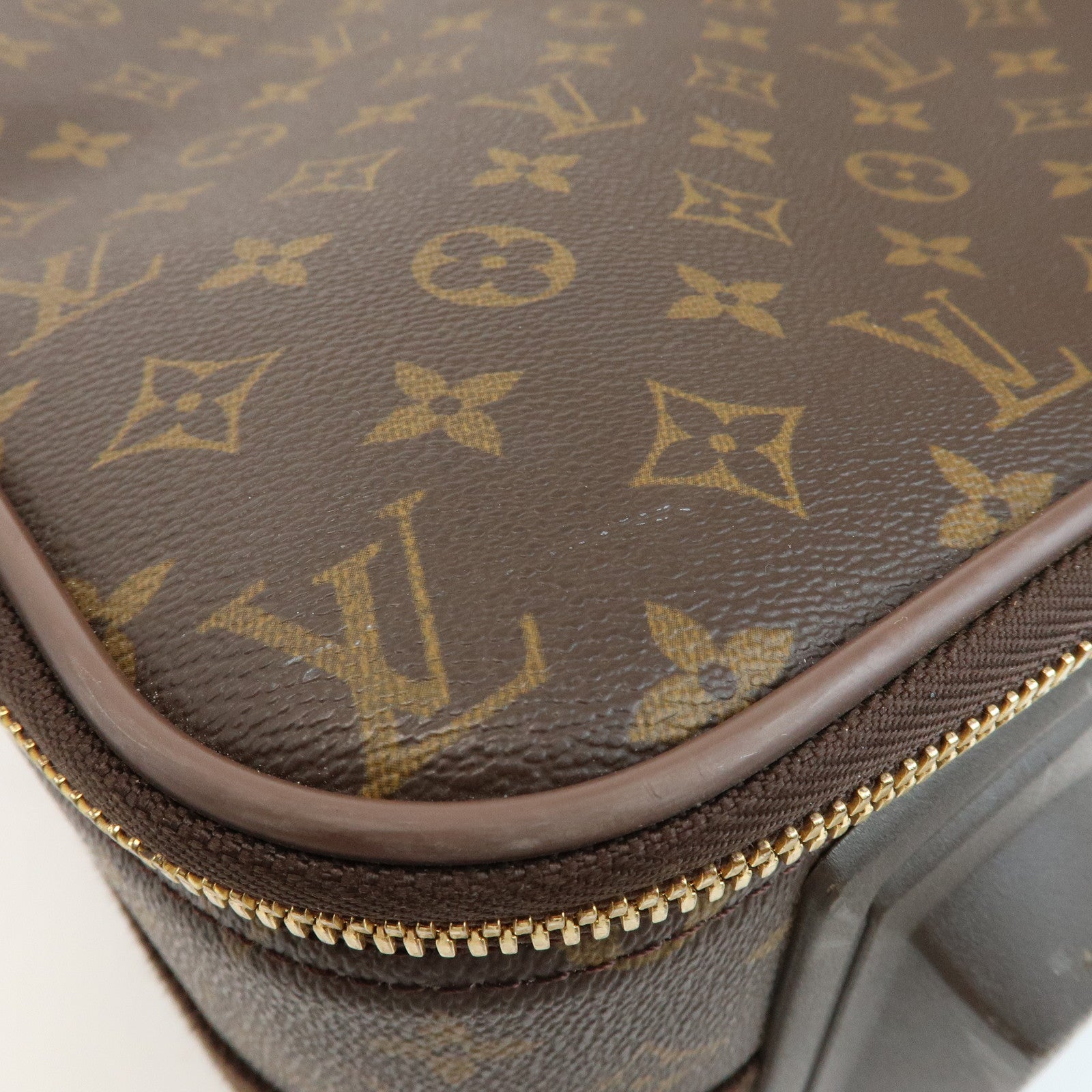 Louis Vuitton Pegase 60 Monogram Canvas Suitcase Luggage M23250