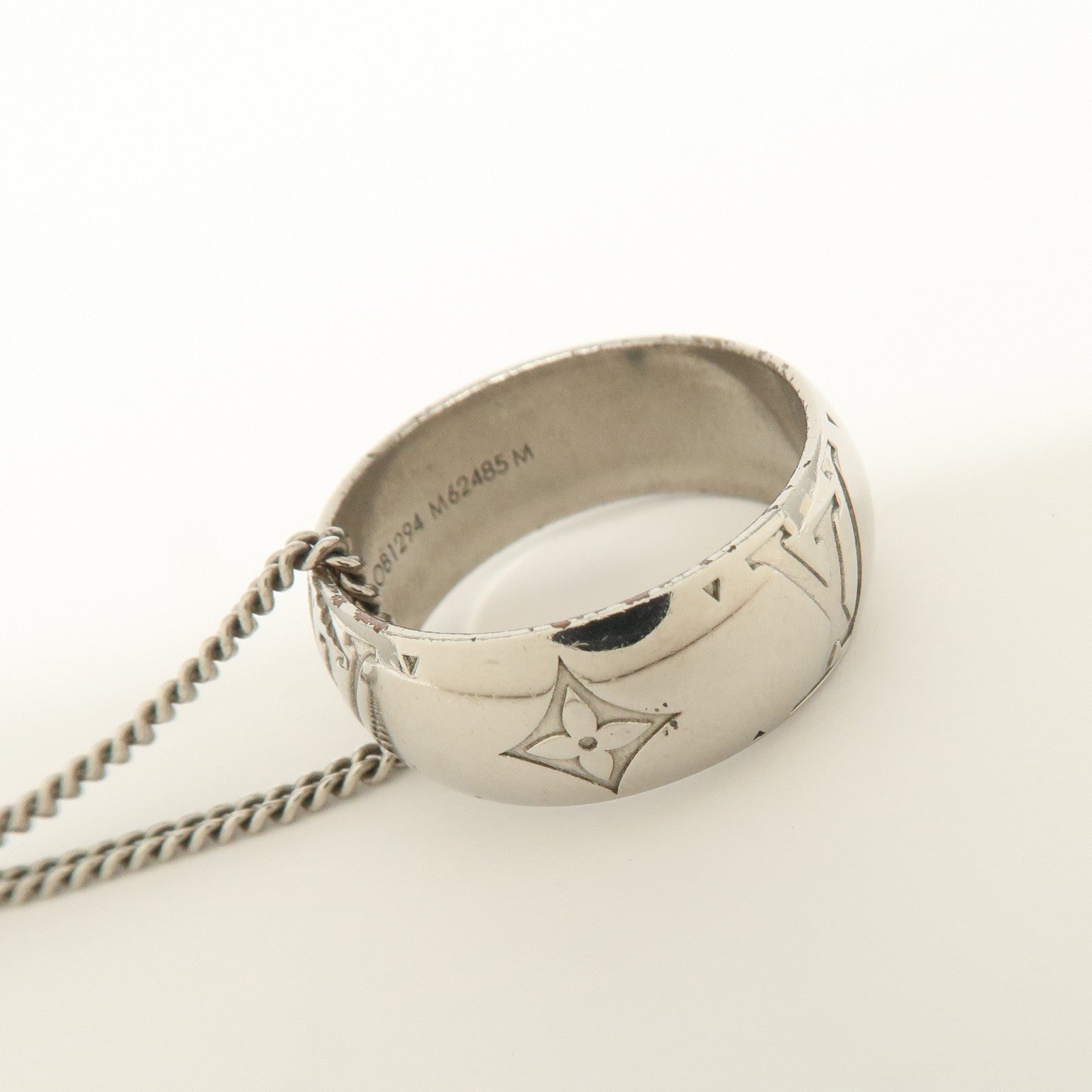 Louis Vuitton Monogram Metal Ring Necklace Silver M62485