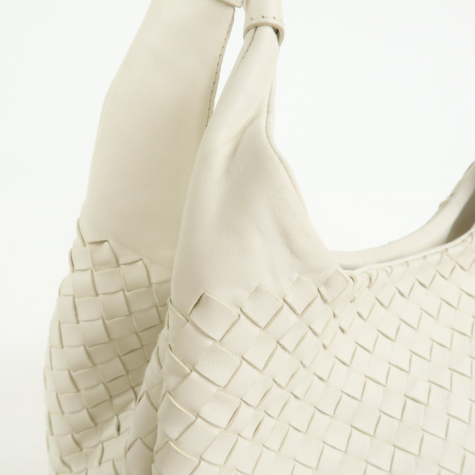 BOTTEGA VENETA Intrecciato Campana Leather Shoulder Bag 125787