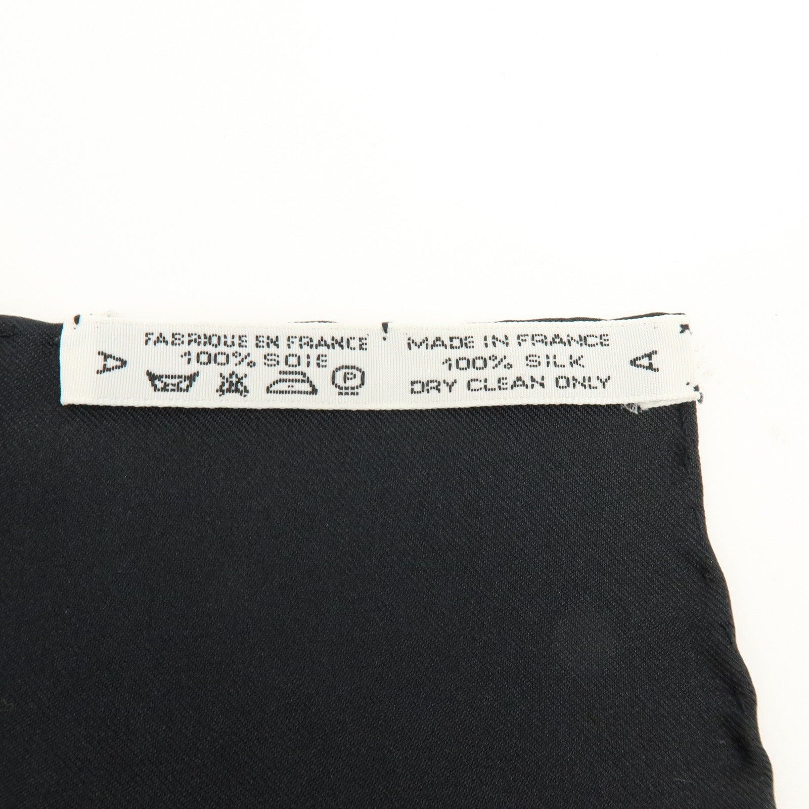 HERMES Carre 90 Silk 100% CHIFFRES ET MONOGRAMMES ANNEE Scarf Black