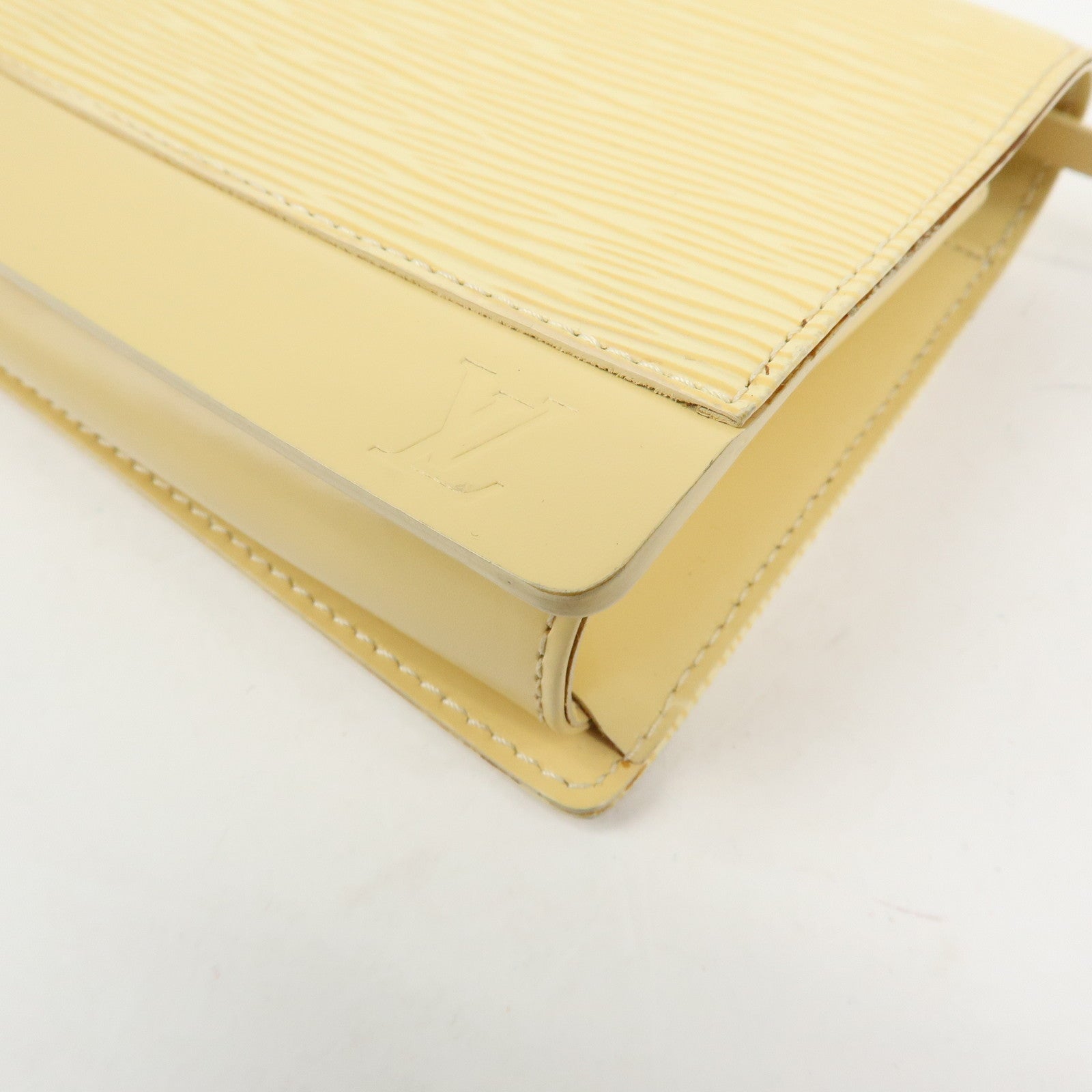 Louis Vuitton Epi Leather Honfleur Shoulder Bag Vanilla M5273A