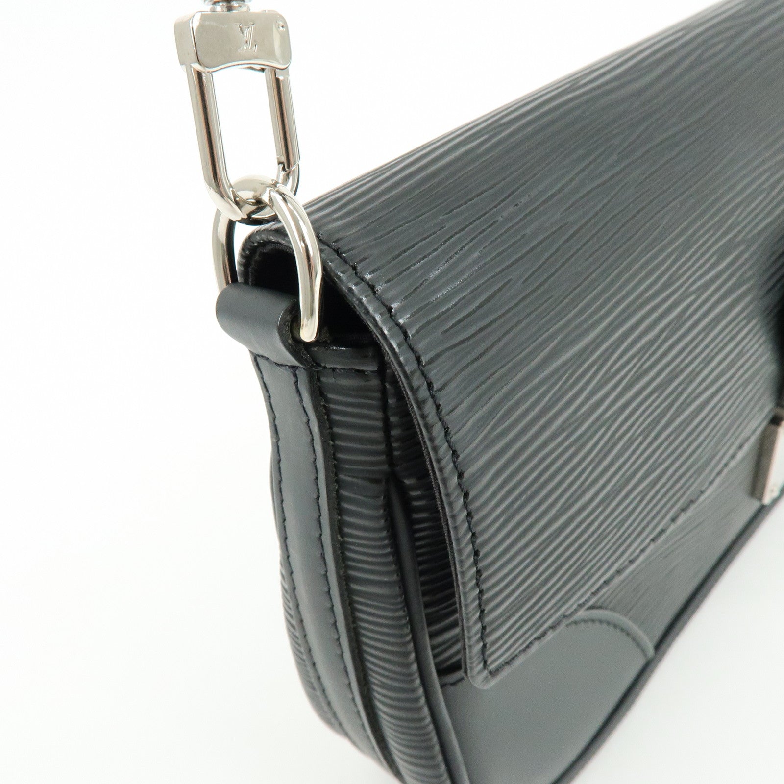 Louis Vuitton Epi Leather Pochette Segur Hand Bag Noir M58882