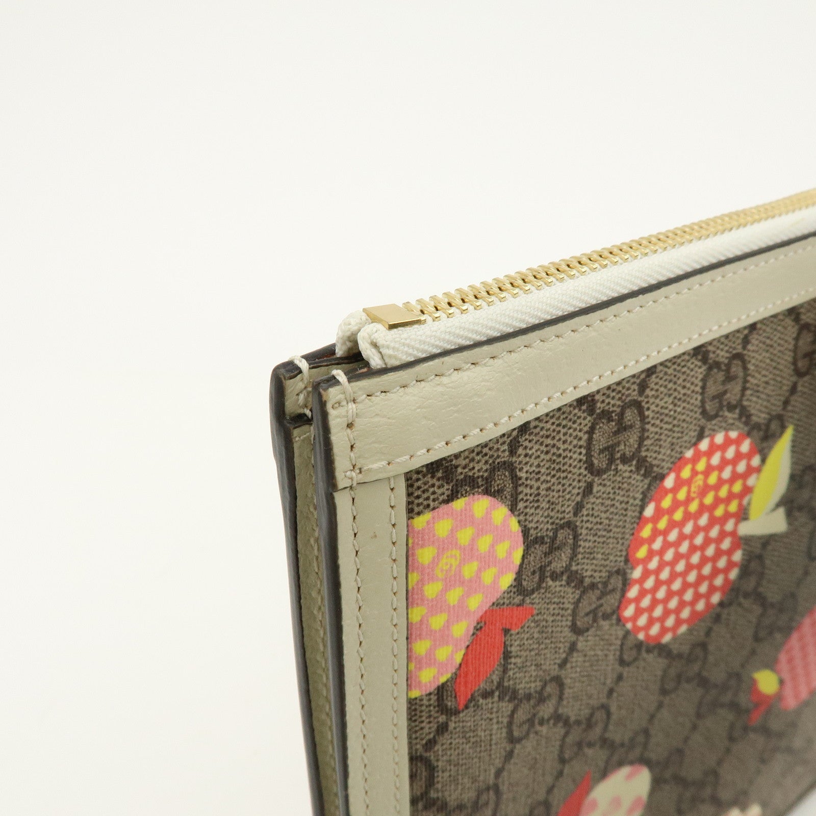 GUCCI Les Pommes Collection GG Supreme Leather Clutch Bag 664113