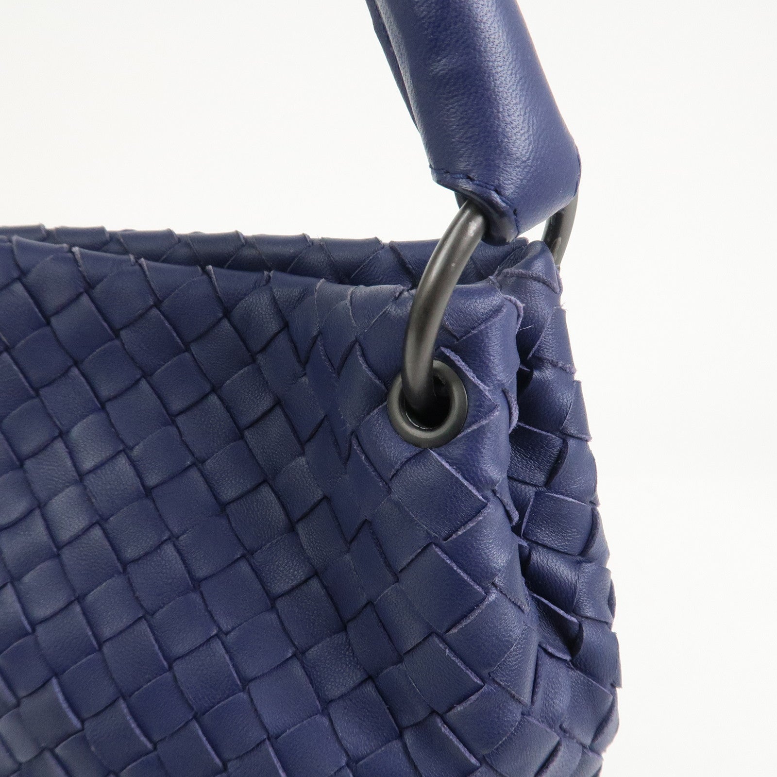 BOTTEGA VENETA Intrecciato Leather Shoulder Bag Navy 255690