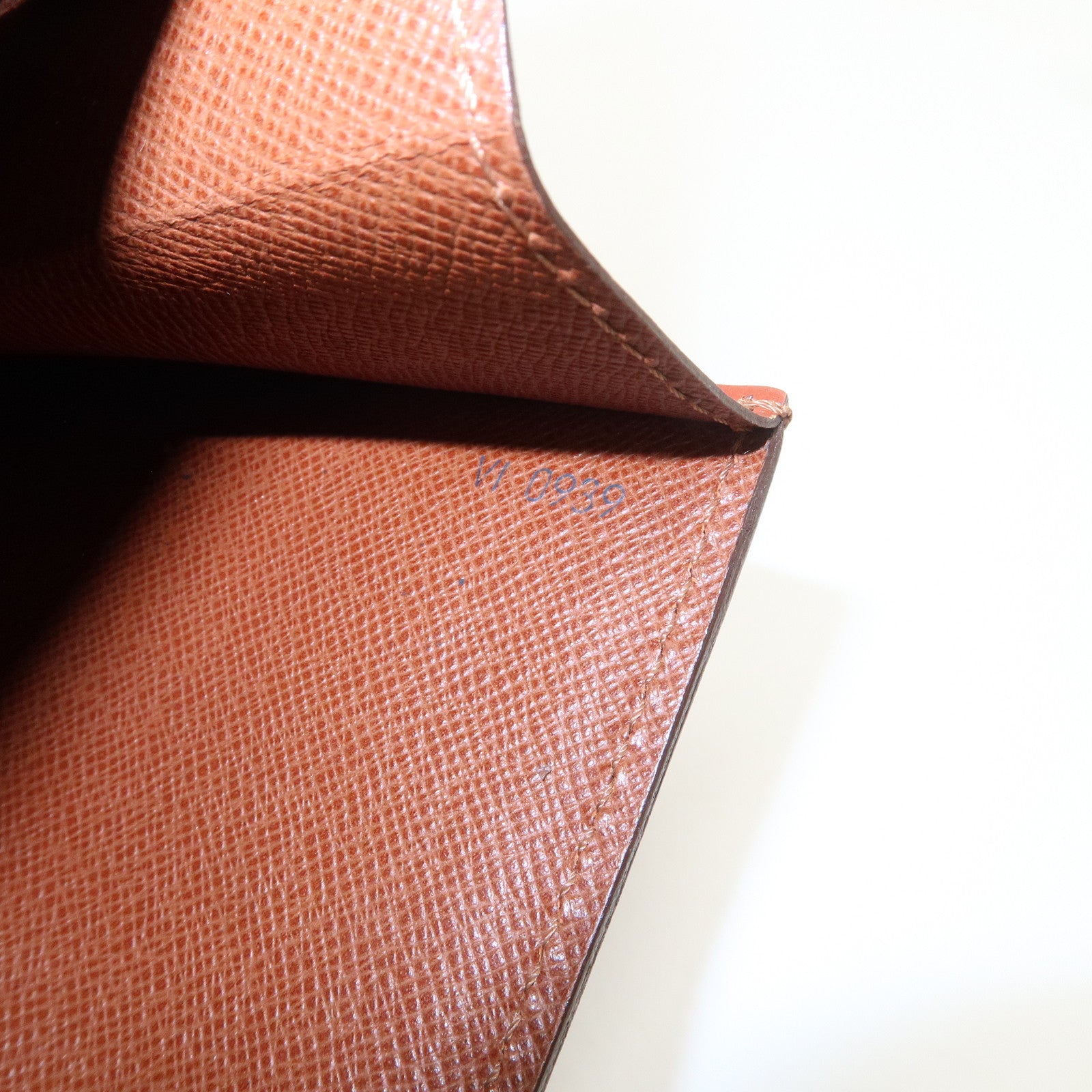 Louis Vuitton Epi Sellier Dragonne Clutch Bag Kenya Brown M52618