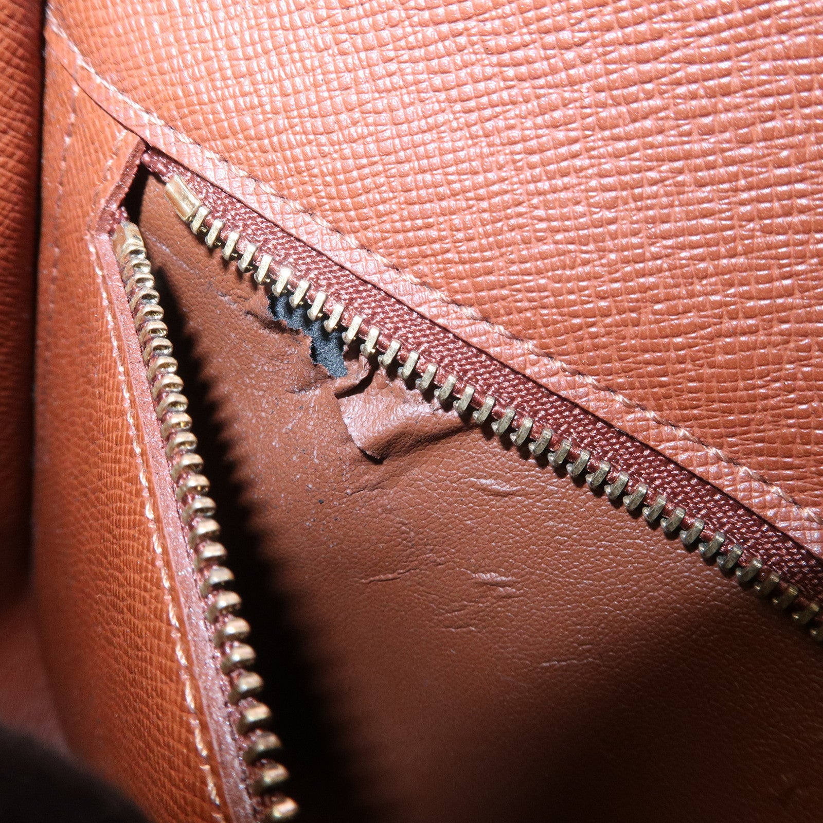 Louis Vuitton Monogram Saint Cloud GM Shoulder Bag Brown M51242