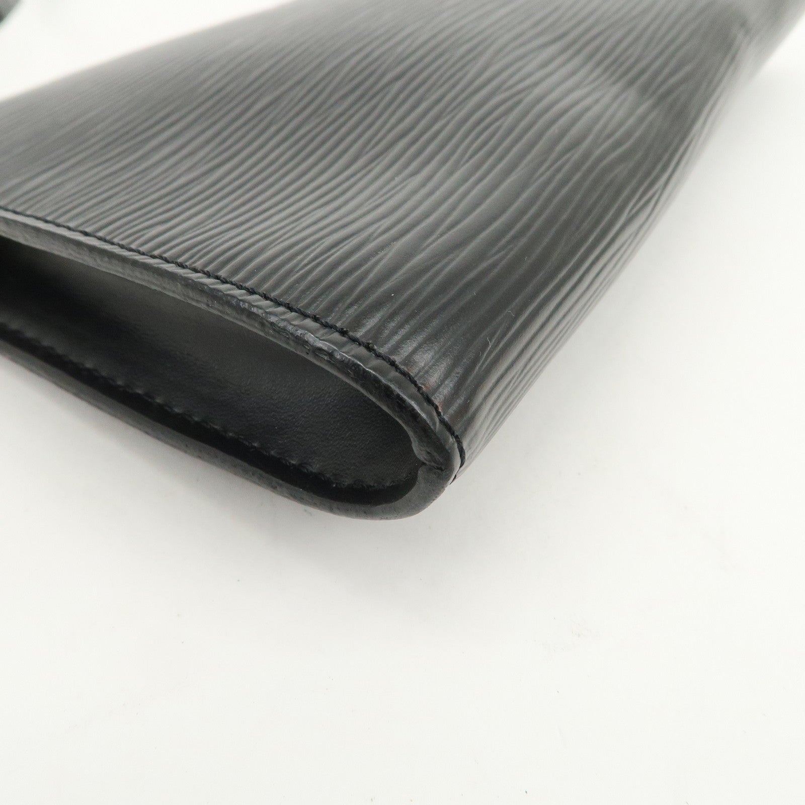Louis Vuitton Epi Pochette Accessoires Hand Bag Noir M52942