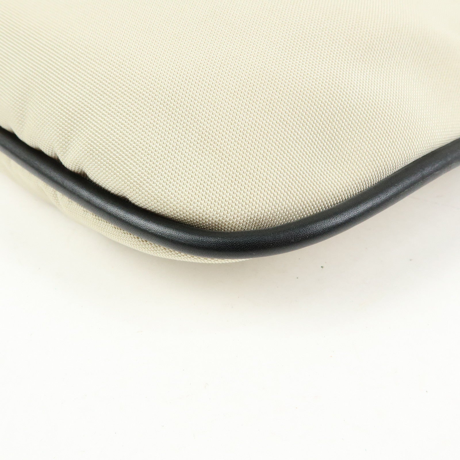 GUCCI Nylon Leather Drawstring Shoulder Bag Beige Black 001.4034