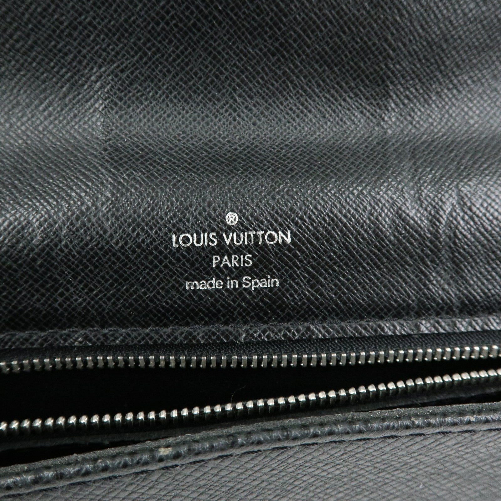 Louis Vuitton Taiga Leather Selenga Clutch Bag Ardoise M30782